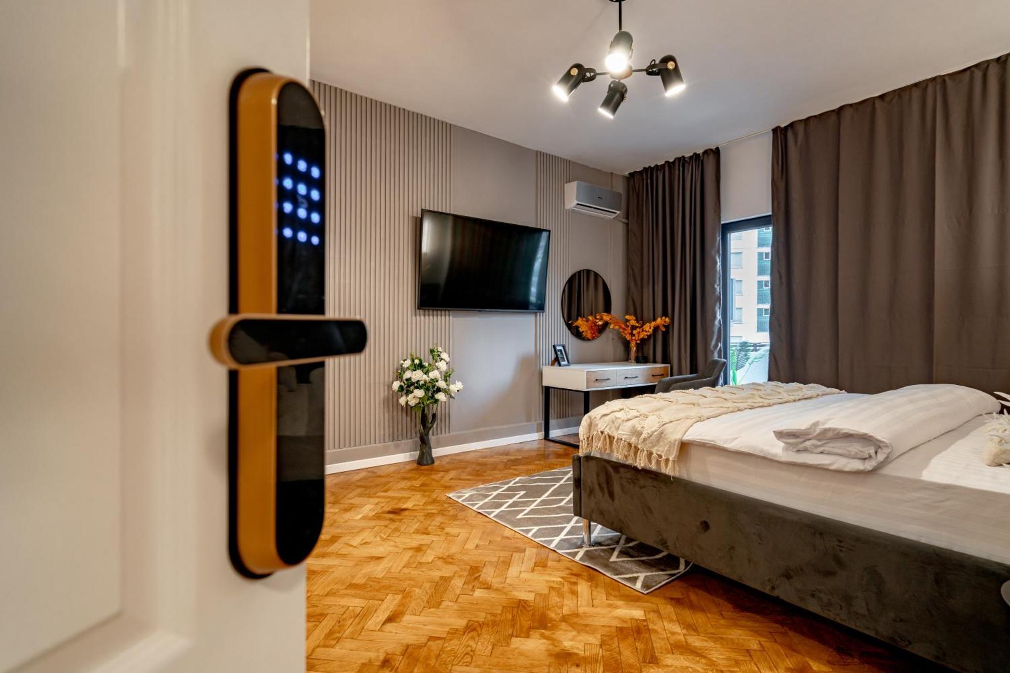 Apartment Piata Natiunilor Unite Studios: Where Style Meets Bucharest's Pulse *