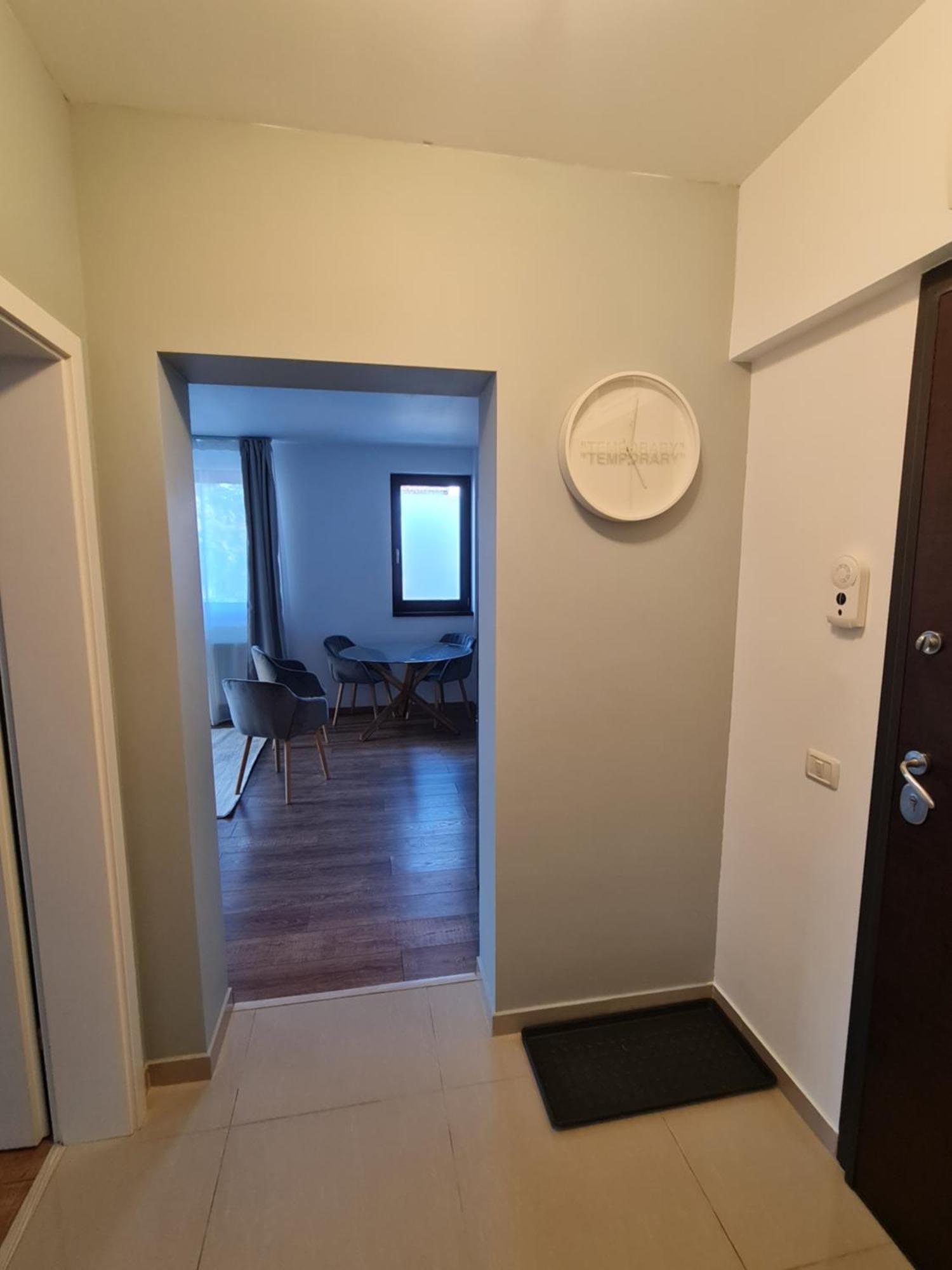 Exclusive Living Apartment *