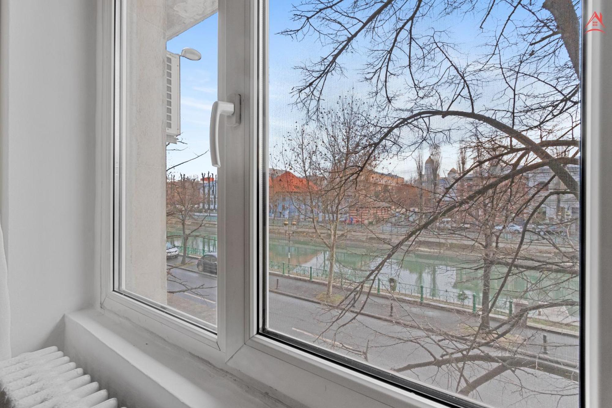 Apartment Eroilor Amazing Dambovita View *