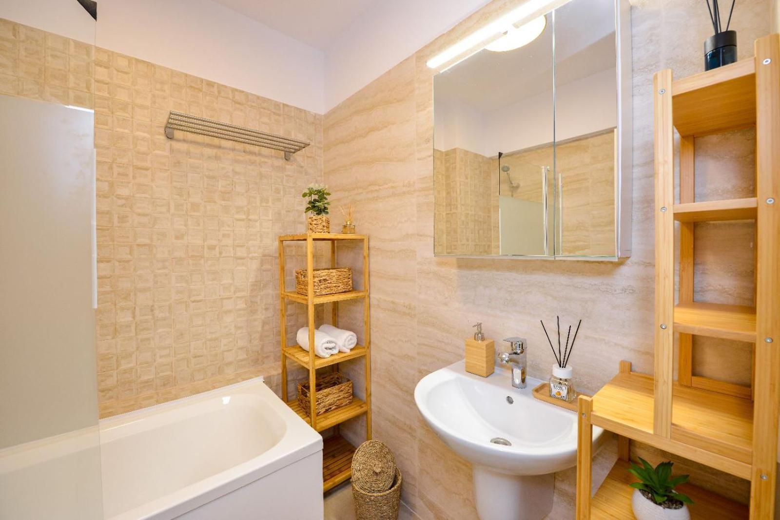 Apartment - Private Parking *
