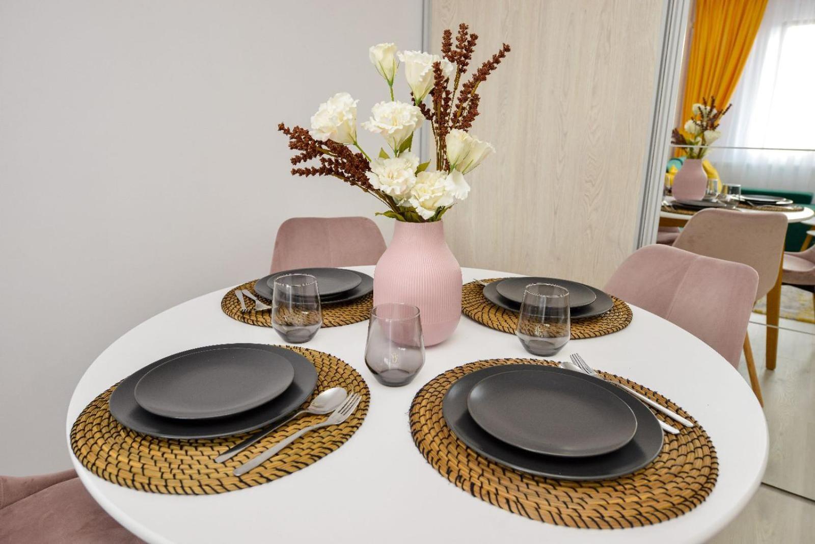 Apartment - Private Parking *