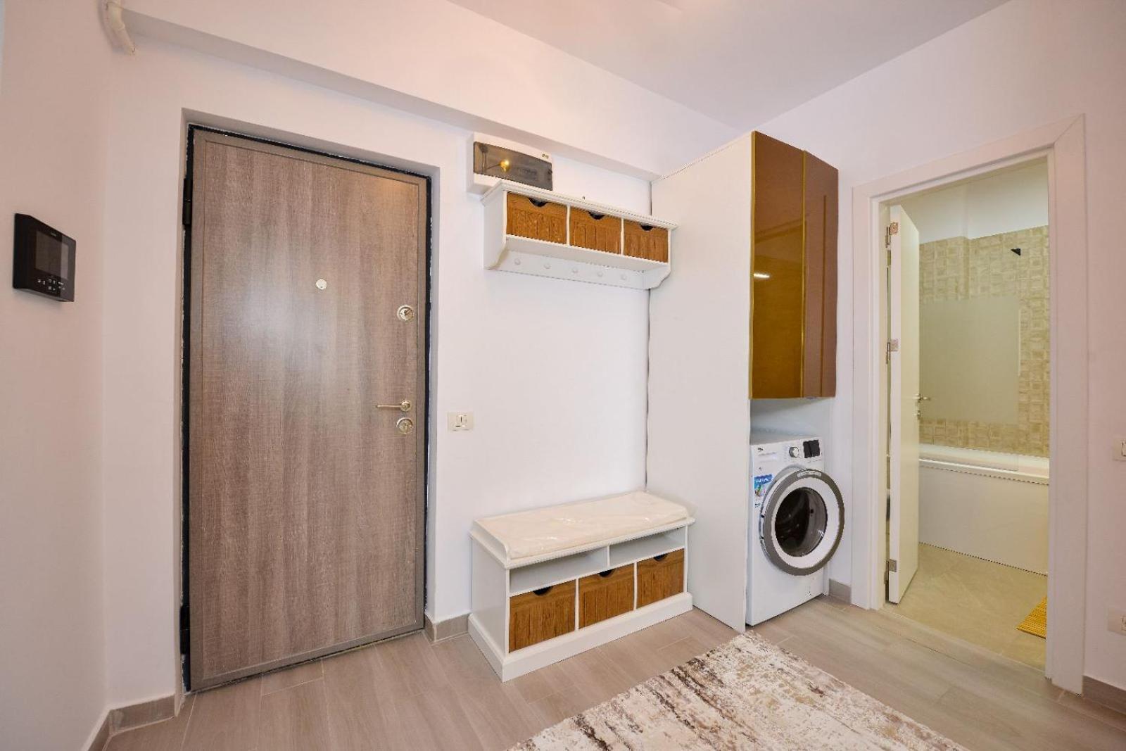 - Private Parking Apartment *