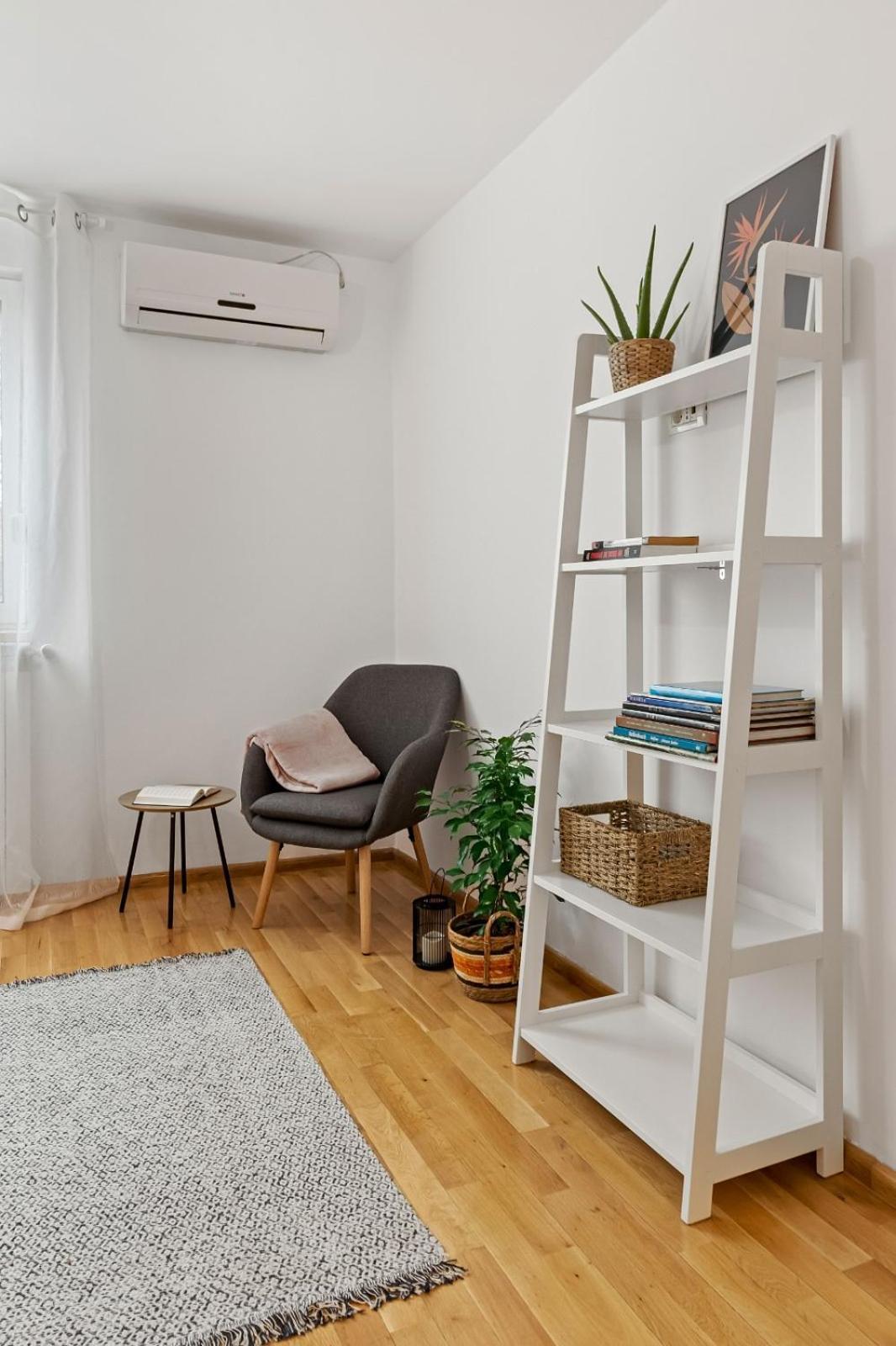 Apartment Herman Park View Cozy Bucharest