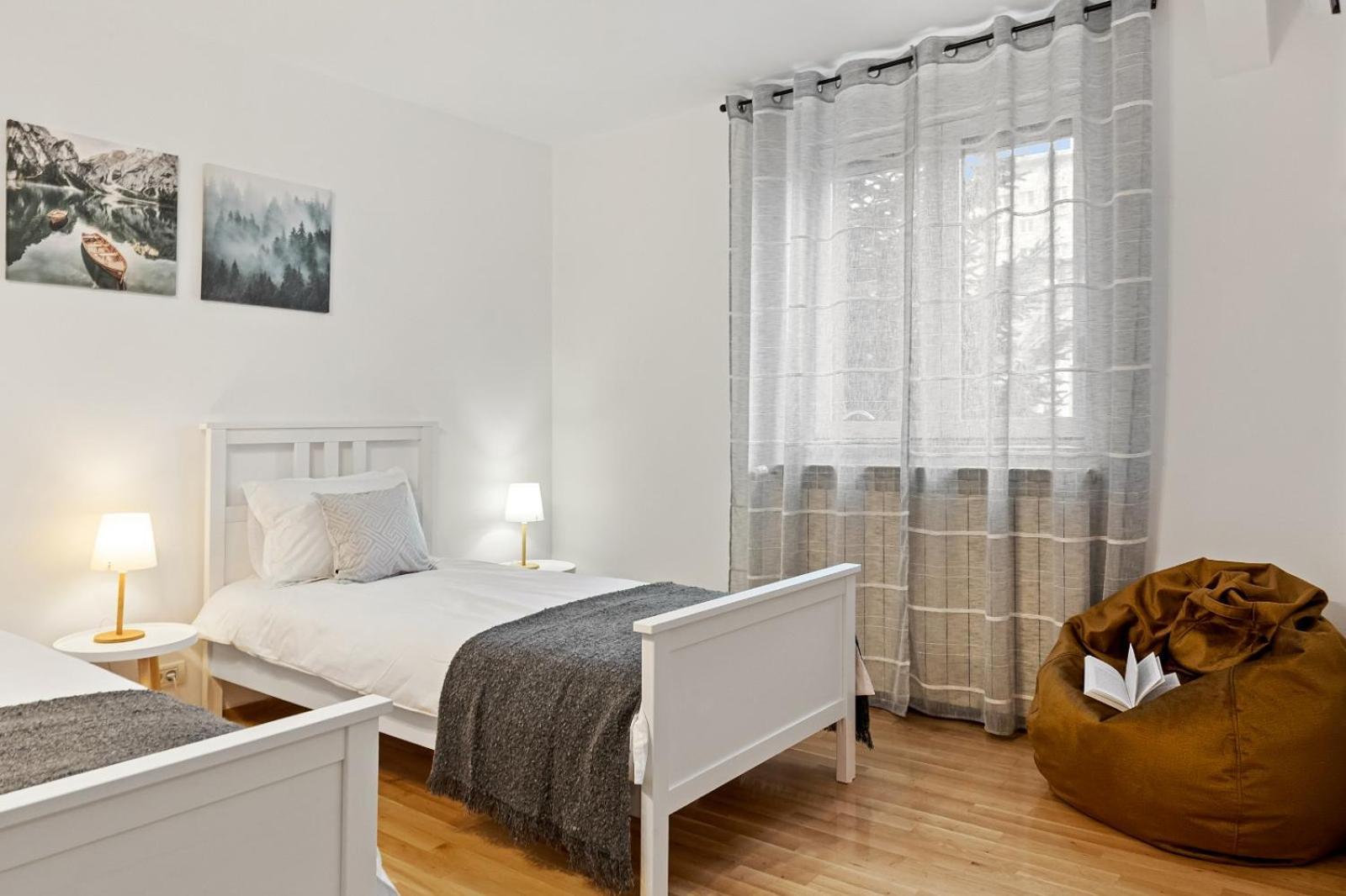 Apartment Herman Park View Cozy Bucharest