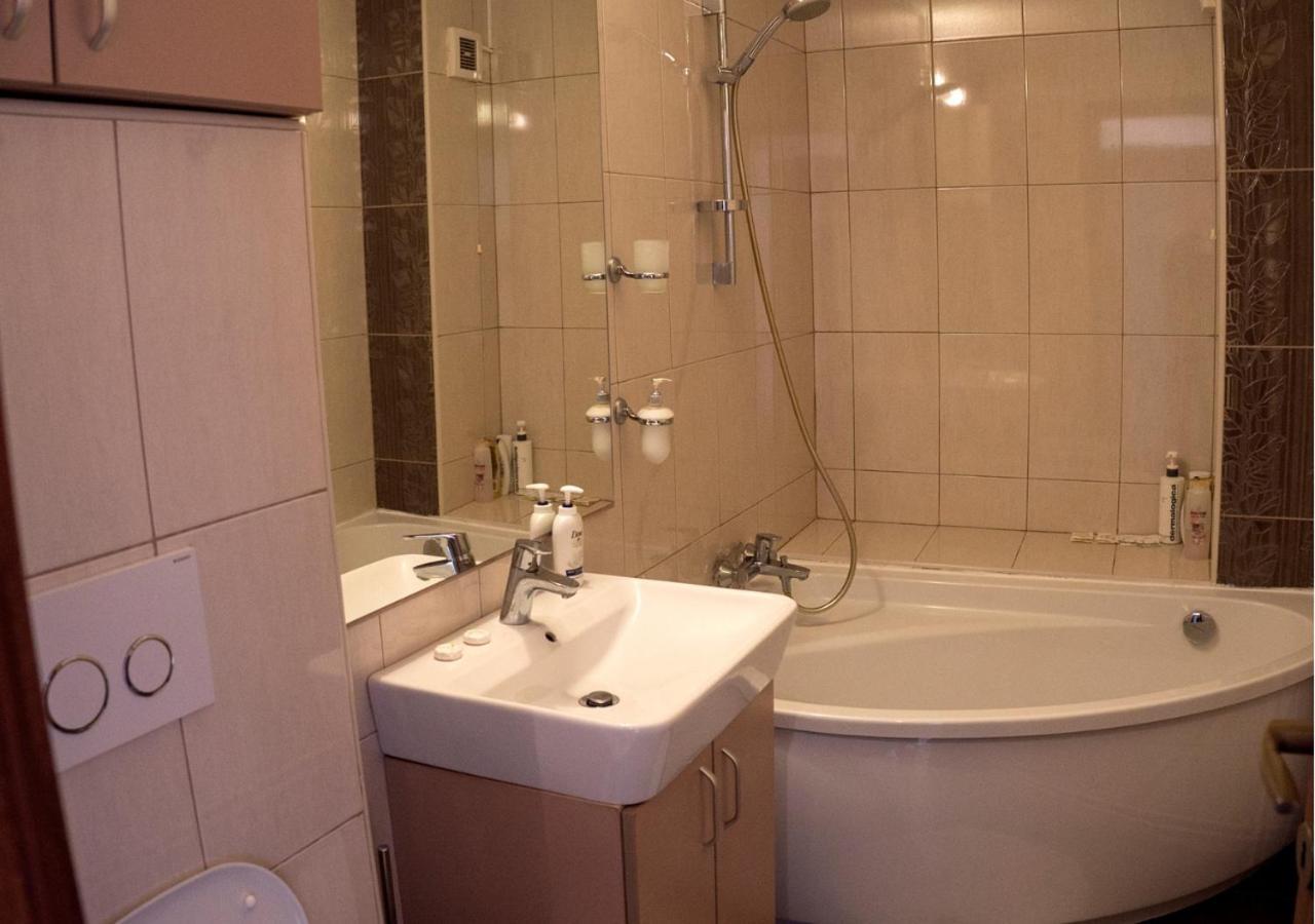 Cozy Parc Sebastian Apartment Bucharest