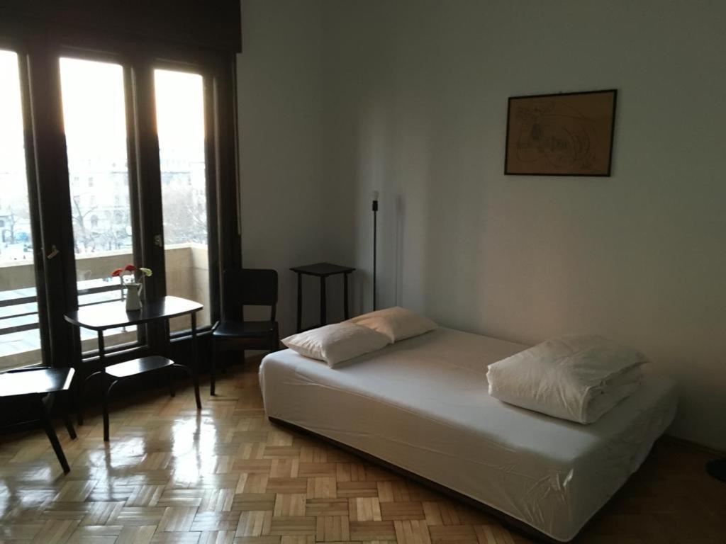 Apartment Across From Intercontinental Bucharest