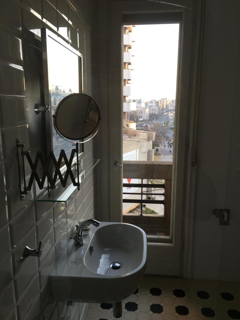 Apartment Across From Intercontinental Bucharest