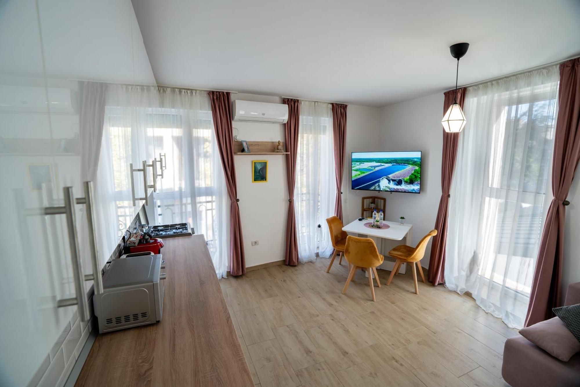 Lovely New Balcony Cismigiu Park - Pop5 * Bucureşti