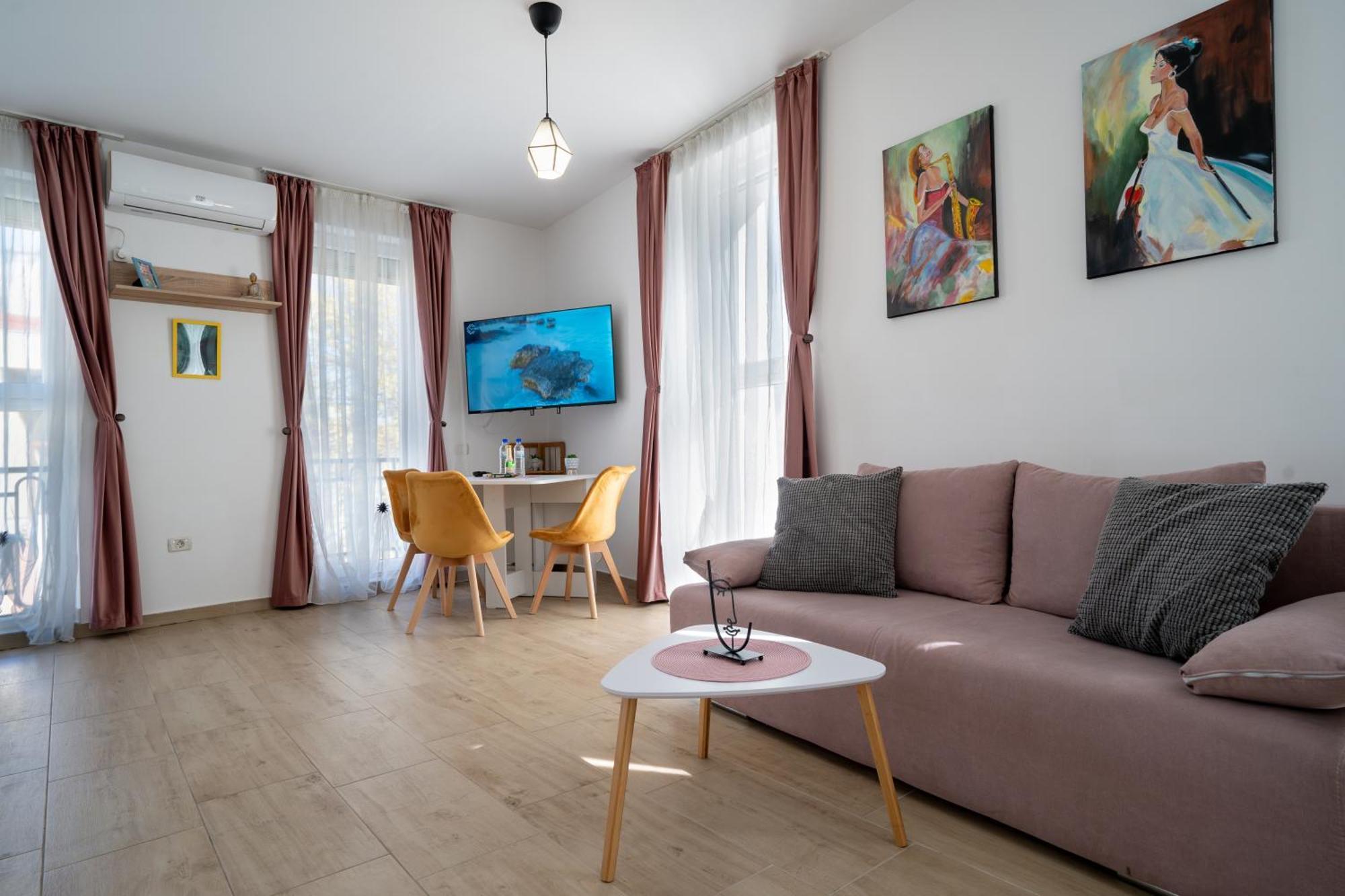 Lovely New Balcony Cismigiu Park - Pop5 * Bucureşti