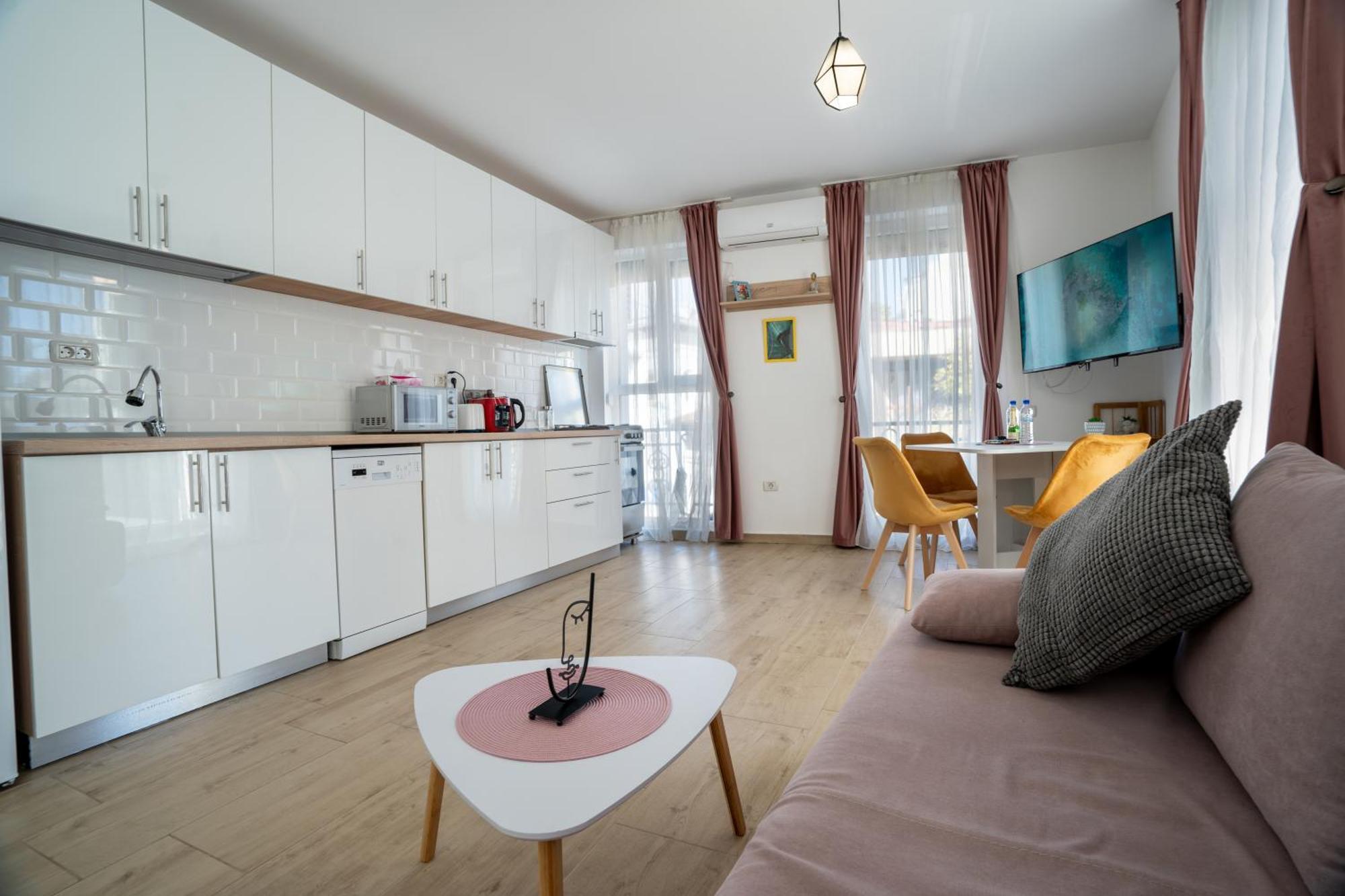 Lovely New Balcony Cismigiu Park - Pop5 * Bucureşti