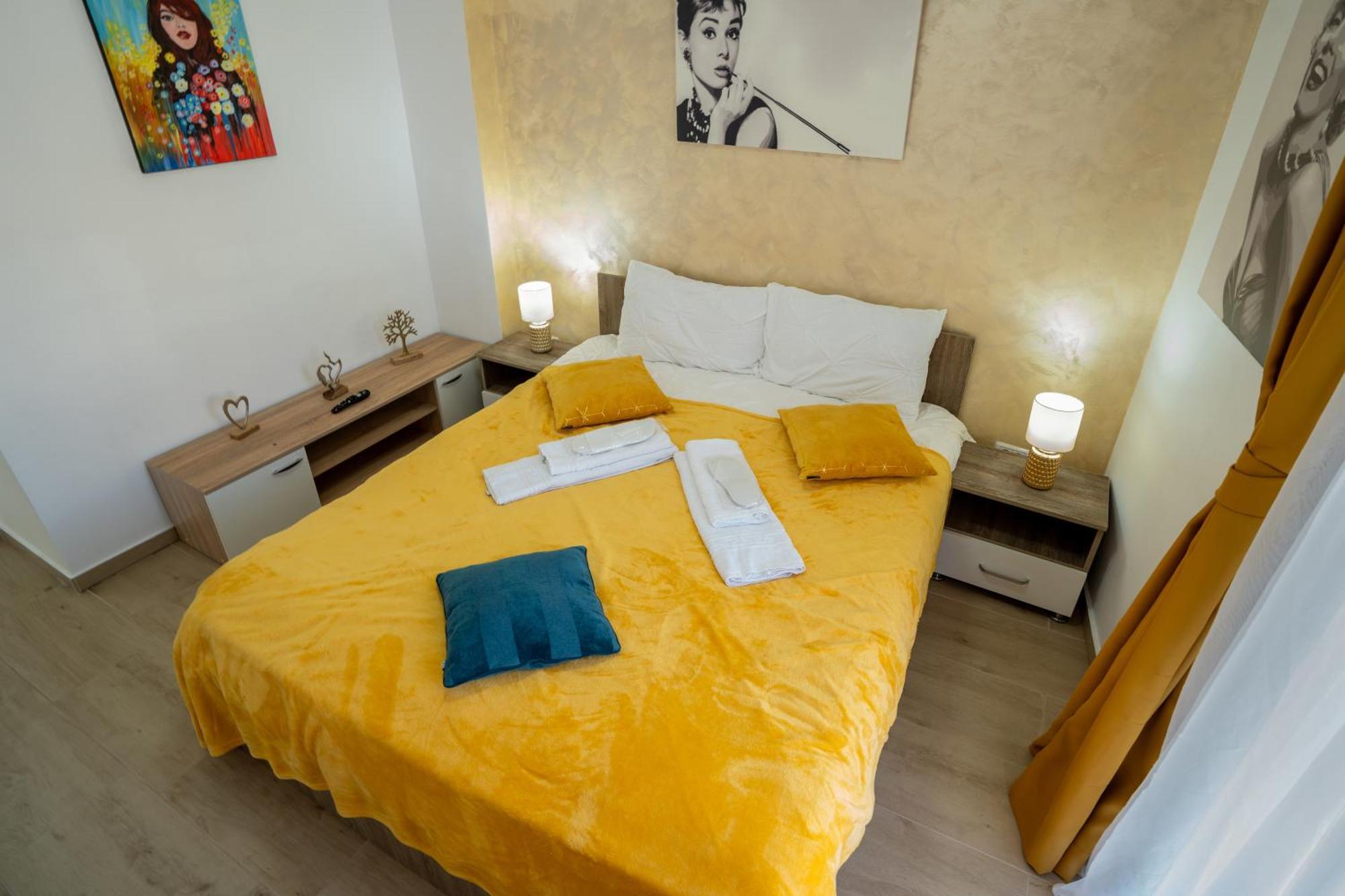 Apartament Lovely New Balcony Cismigiu Park - Pop5 Bucureşti