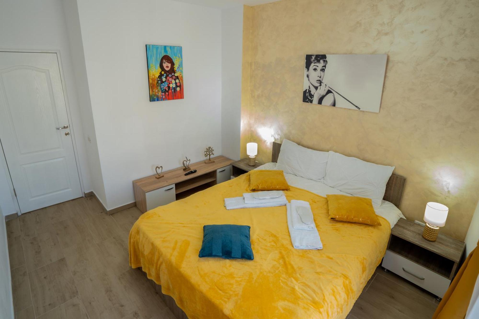 Apartament Lovely New Balcony Cismigiu Park - Pop5 Bucureşti