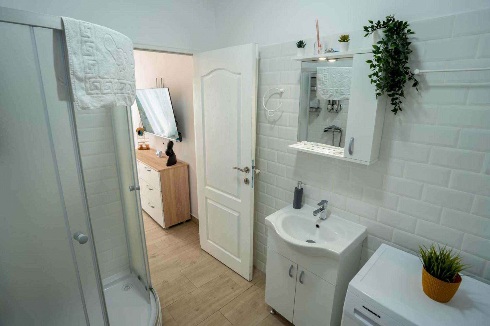 Cozy & Comfortable Apartment, Cismigiu Park - Pop7 Apartament