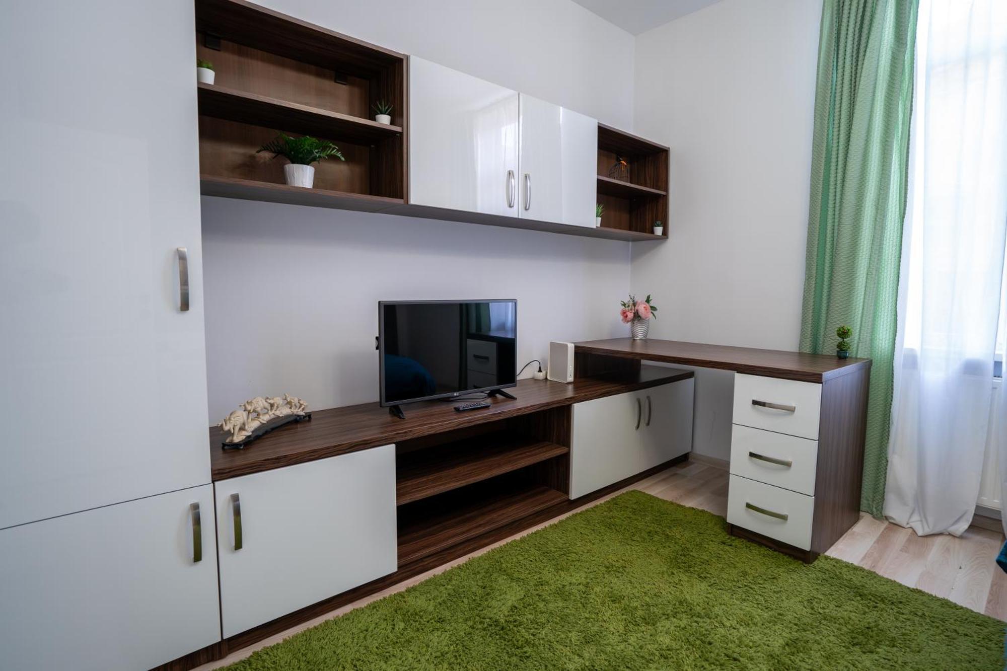 Downtown, Close To Old Town, Family Friendly - Ivo10 Apartament Bucureşti