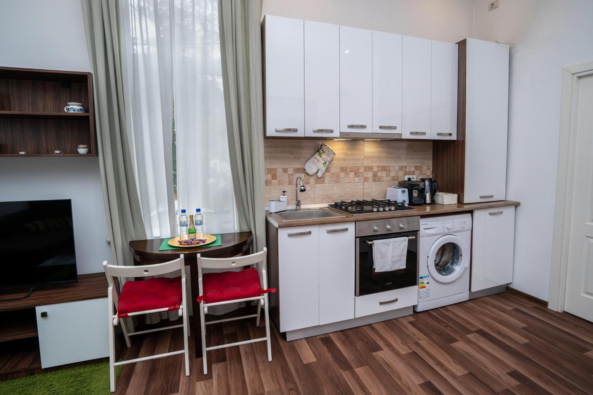 Apartment Downtown - Cal1 *