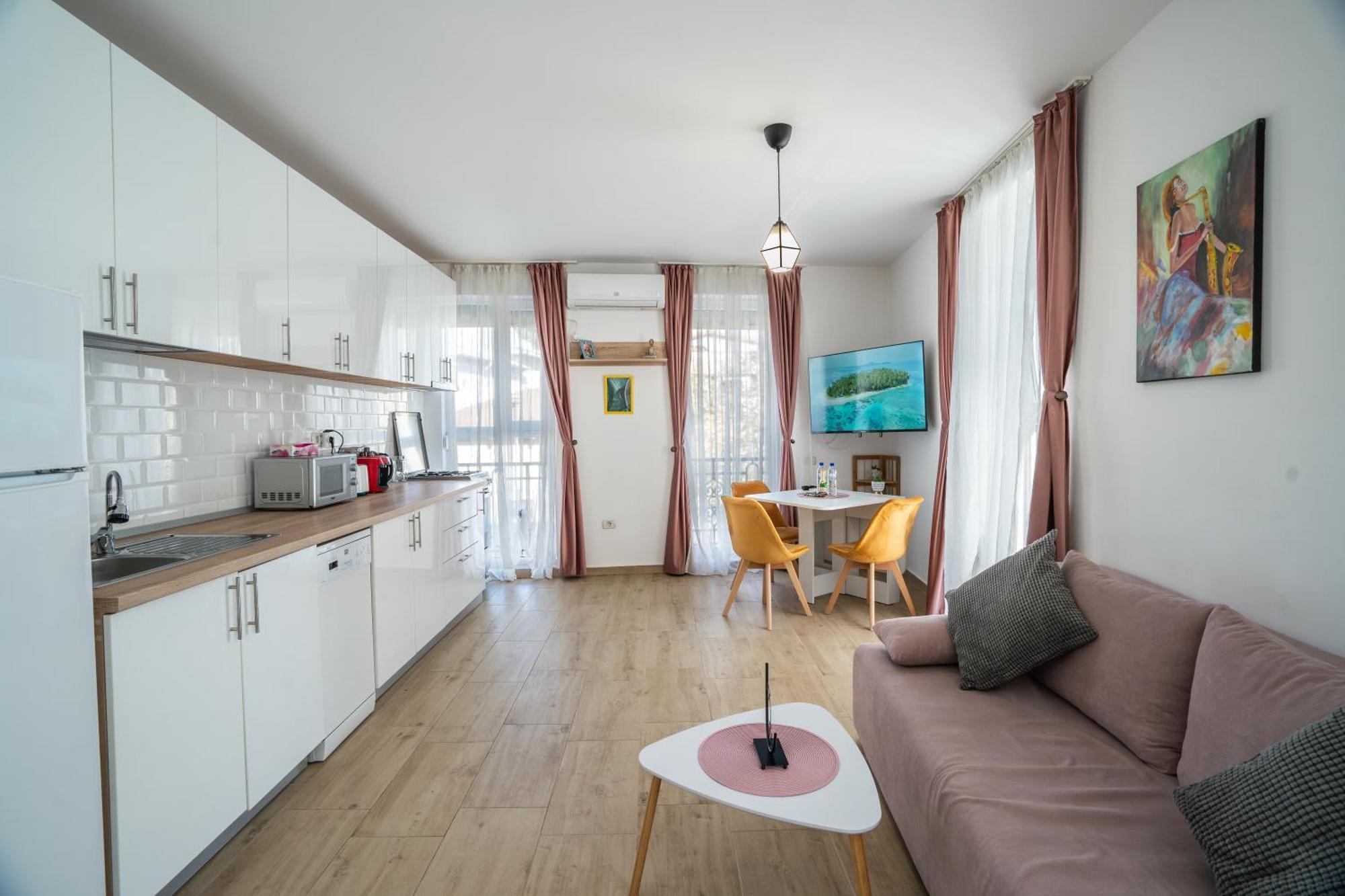Lovely New Balcony Cismigiu Park - Pop5 Apartament Bucureşti