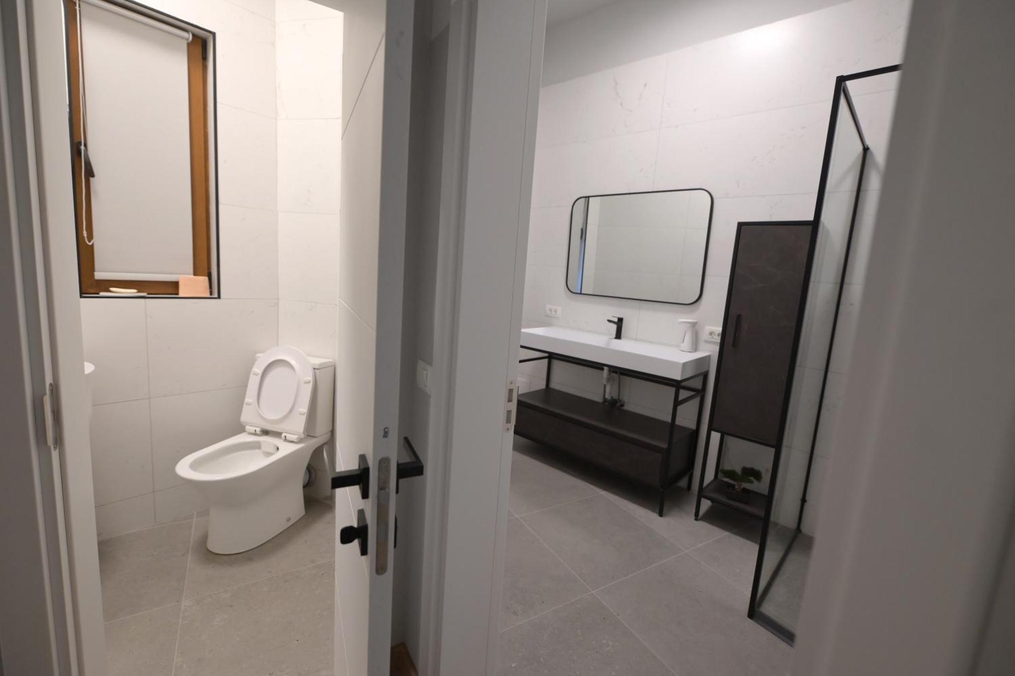 Umbrella Street Center Luxury 2 Bedroom