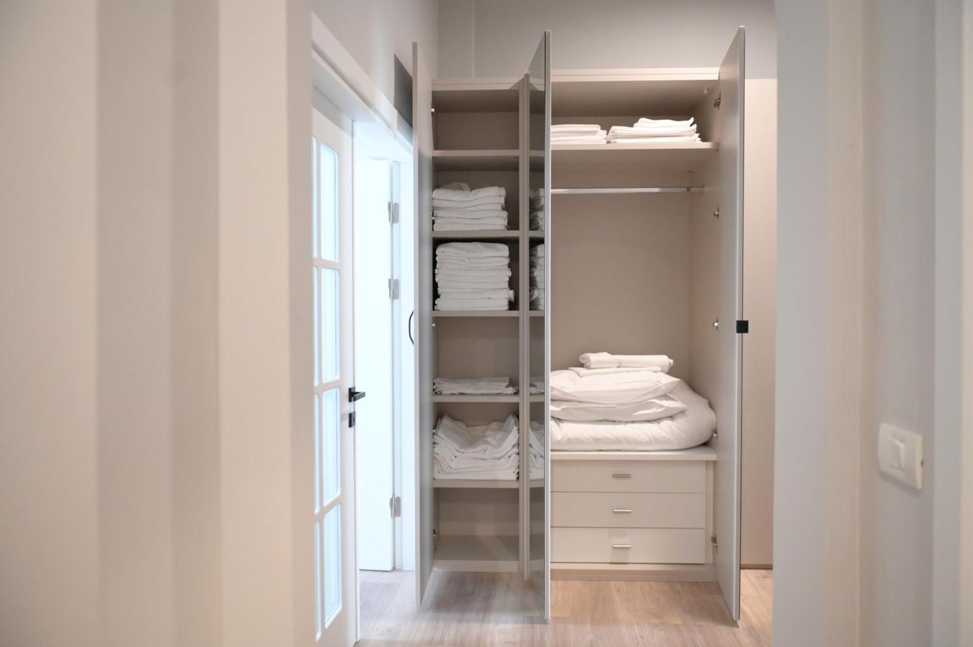 Umbrella Street Center Luxury 2 Bedroom * Bucharest