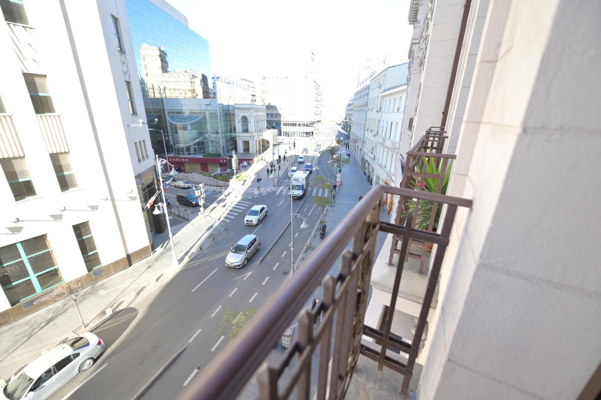 Apartment Umbrella Street Center Luxury 2 Bedroom *