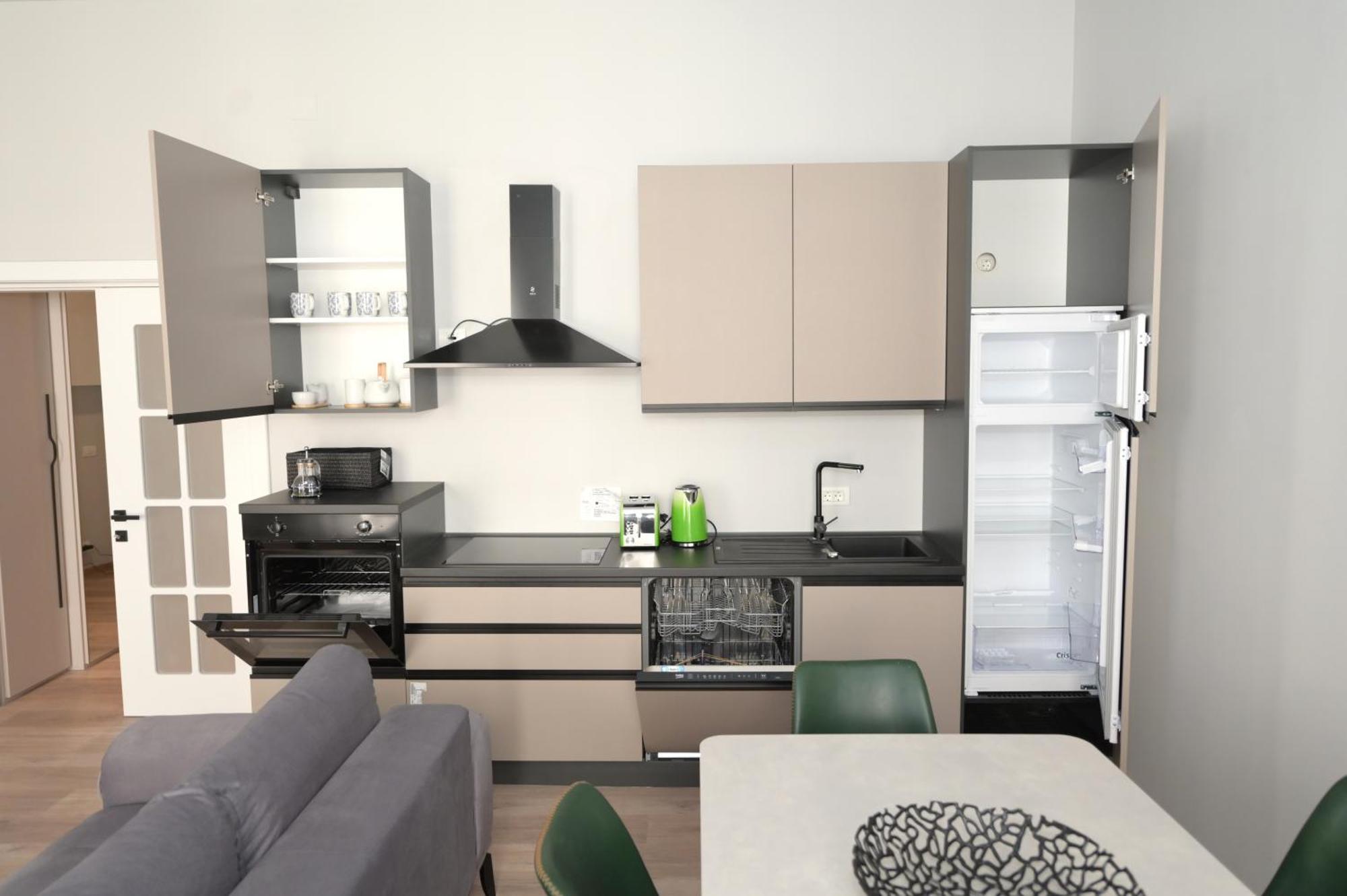Umbrella Street Center Luxury 2 Bedroom Bucharest
