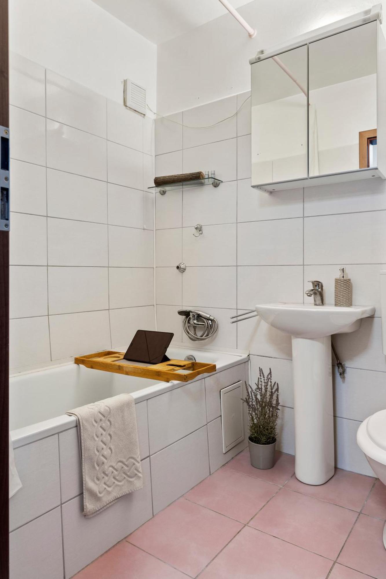 Apartment Arena Nationala, Monza, Victor Gomoiu The Cloud, Free Early Check-in Available