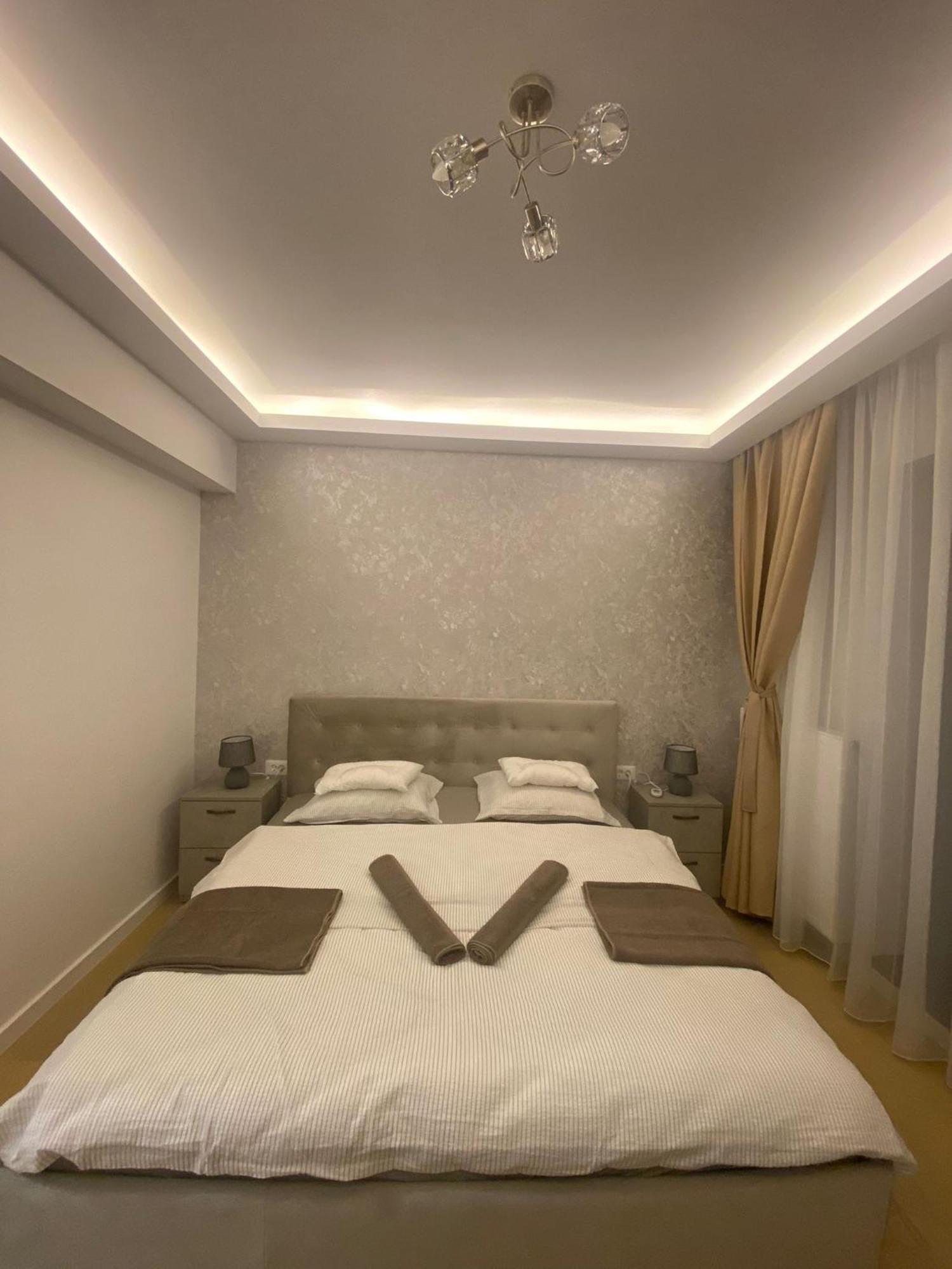 Plaza 1 Apartment *