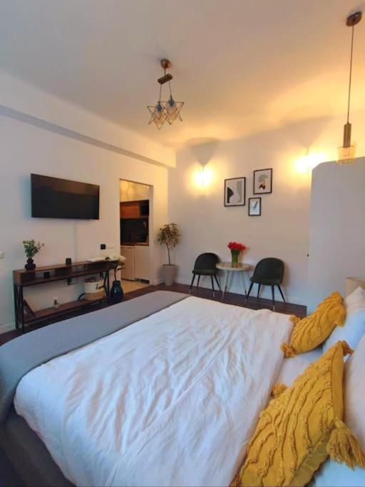 Studio Calea Victoriei *