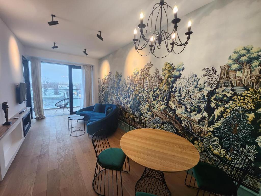 Apartment One Floreasca Near Park Luxury