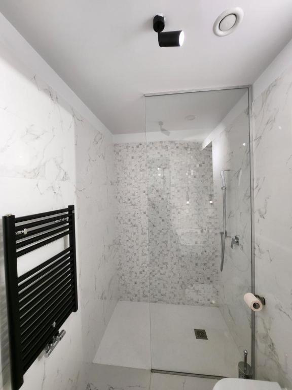 Apartment One Floreasca Near Park Luxury *