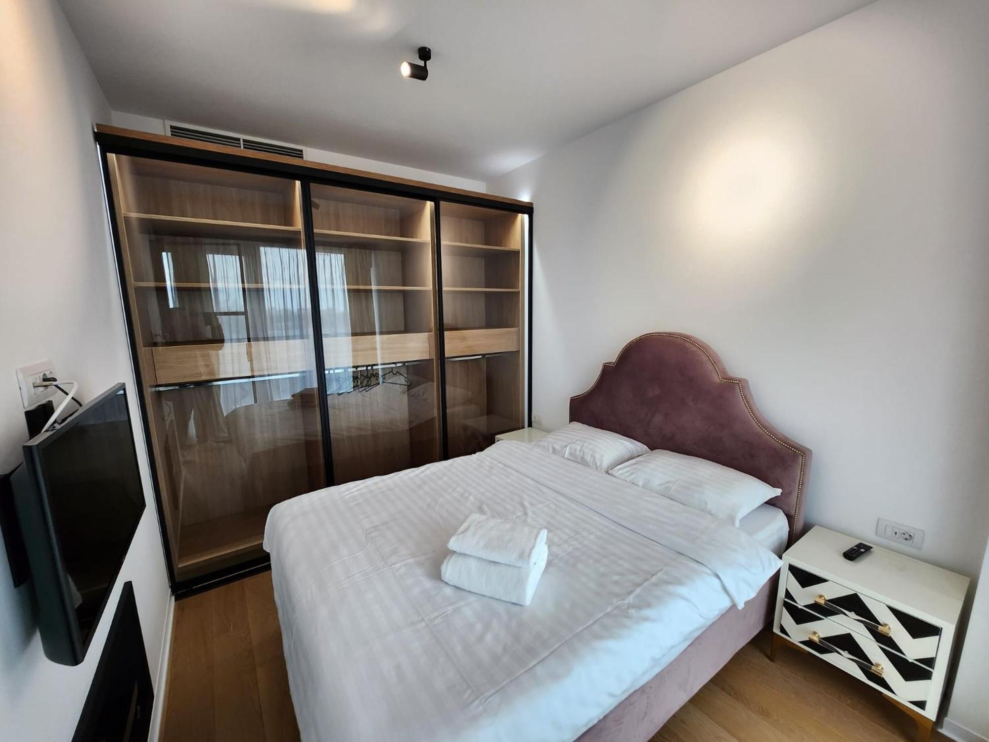 Apartment One Floreasca Near Park Luxury Bucharest