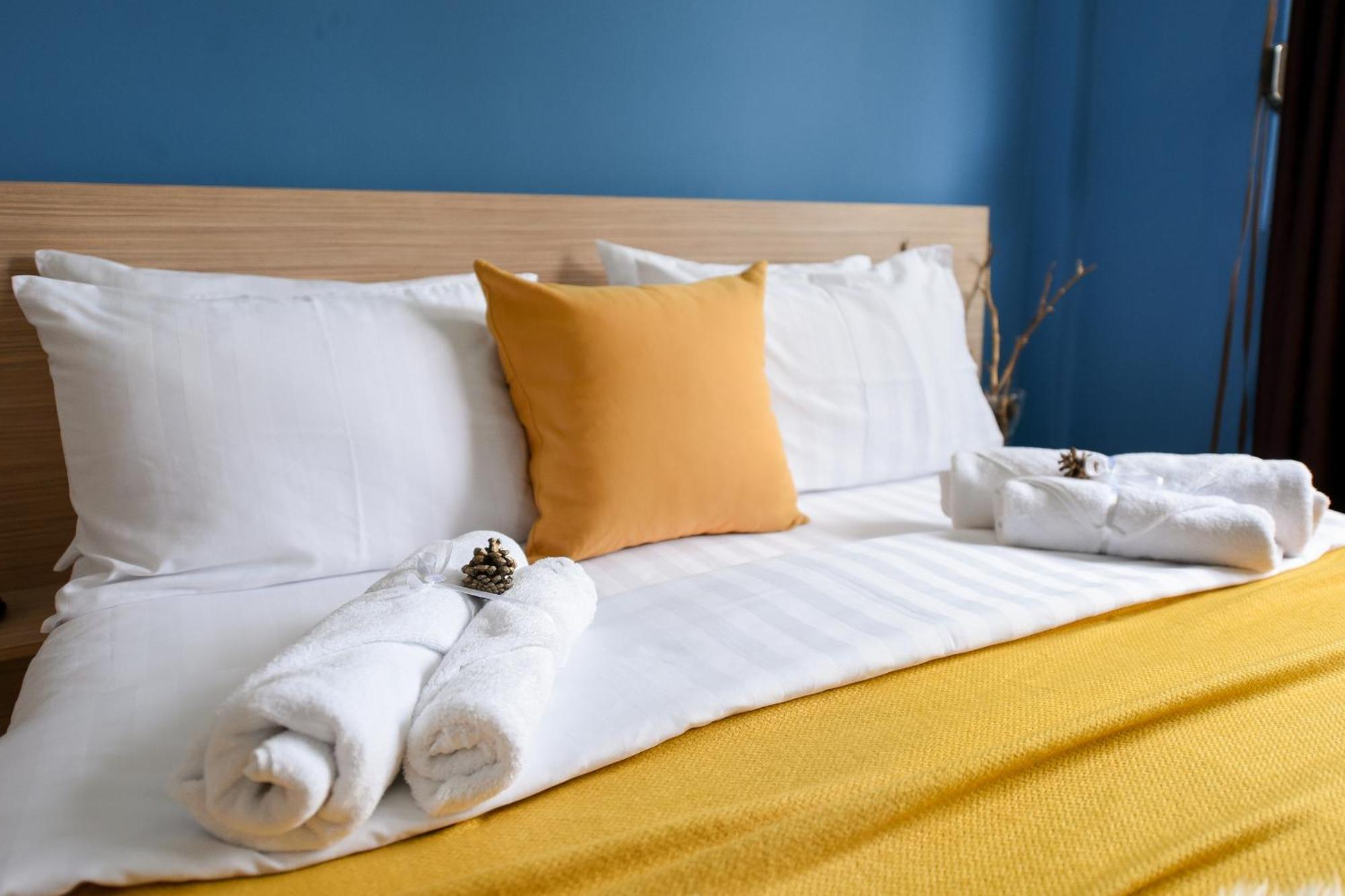 City-centric Comfort: 1-bedroom Near Military Circle Apartment Bucharest