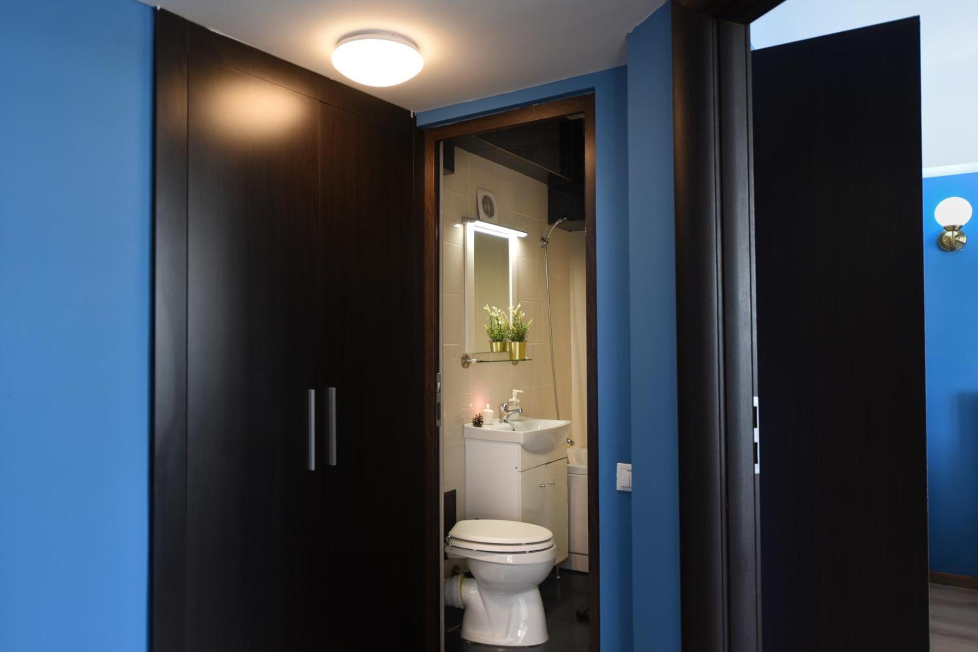 City-centric Comfort: 1-bedroom Near Military Circle *