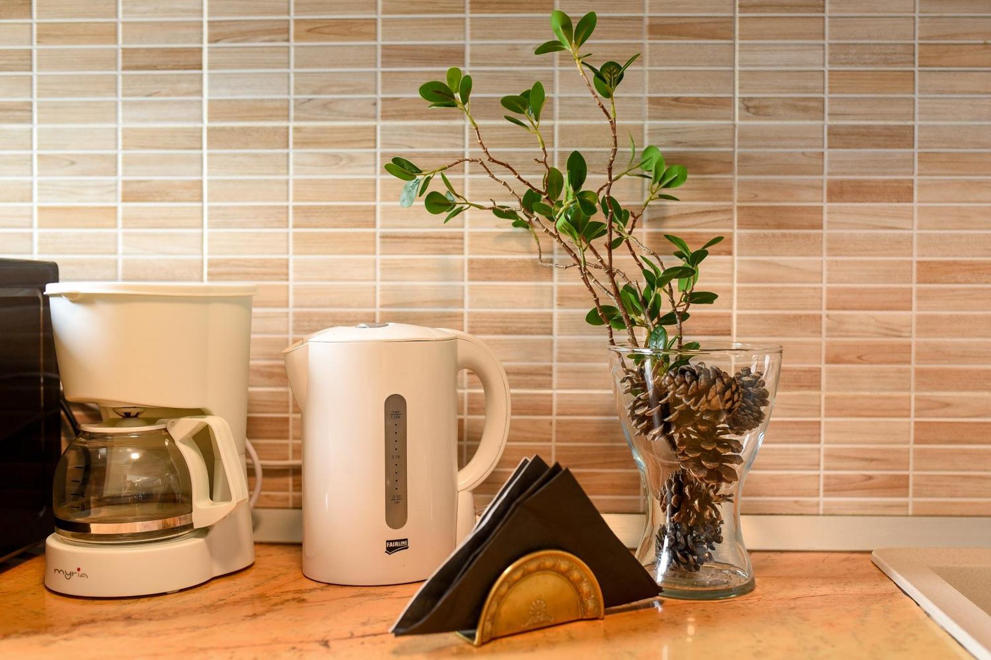 Apartment City-centric Comfort: 1-bedroom Near Military Circle