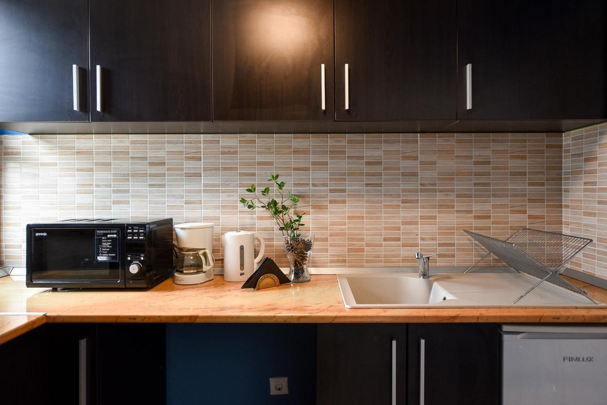 City-centric Comfort: 1-bedroom Near Military Circle