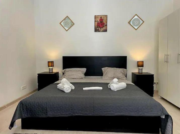 Universitate Apartament *