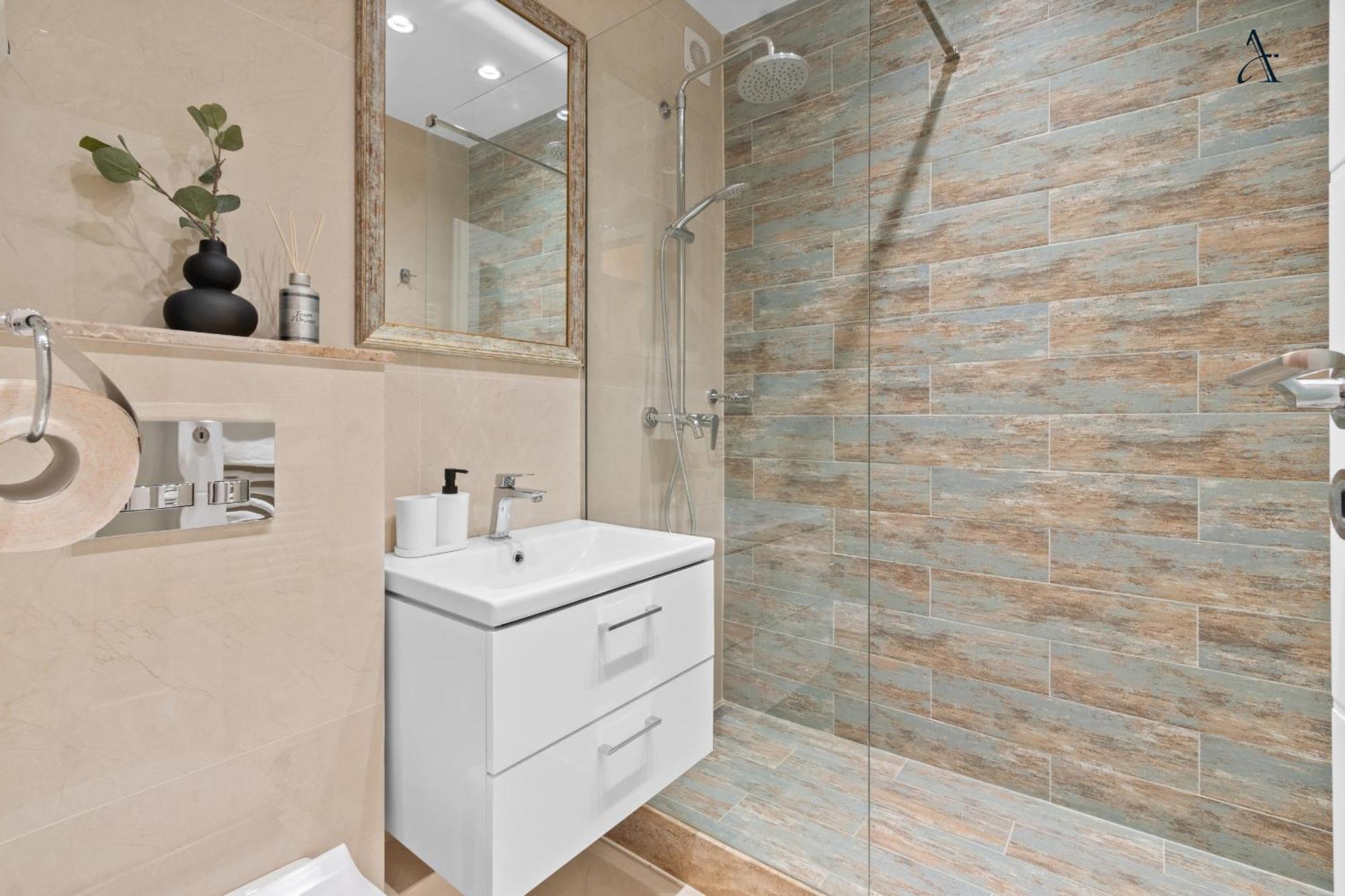 Rentforcomfort Penthouse Romana