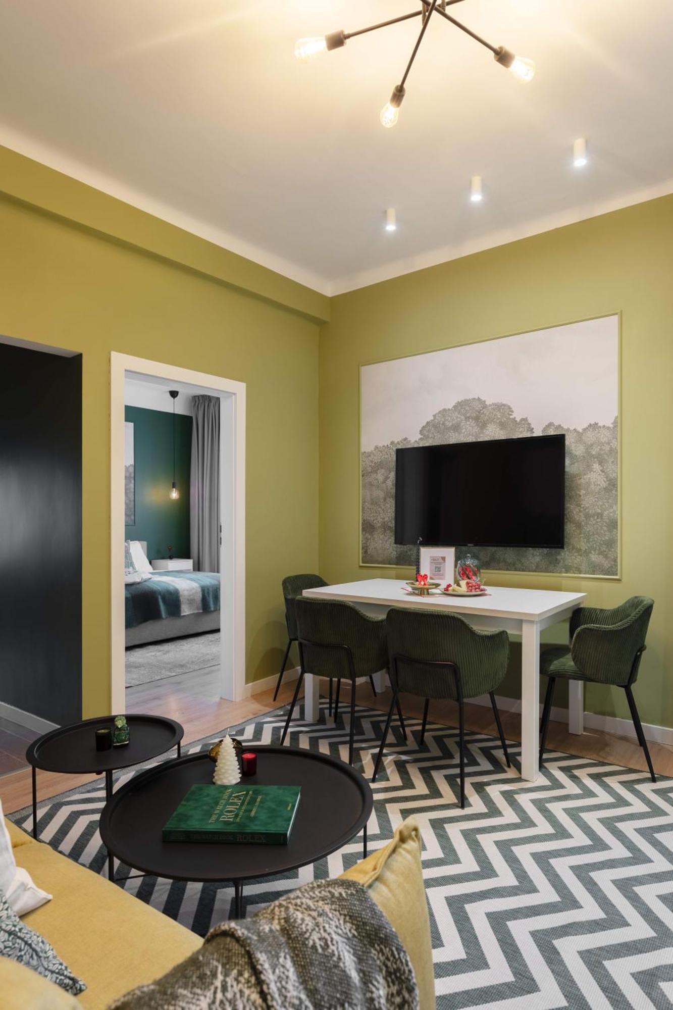 Holt - Out Of The Woods Apartment Bucharest