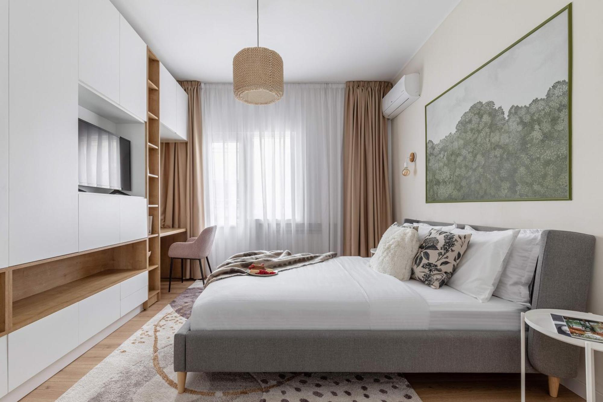 Holt - Out Of The Woods Apartment