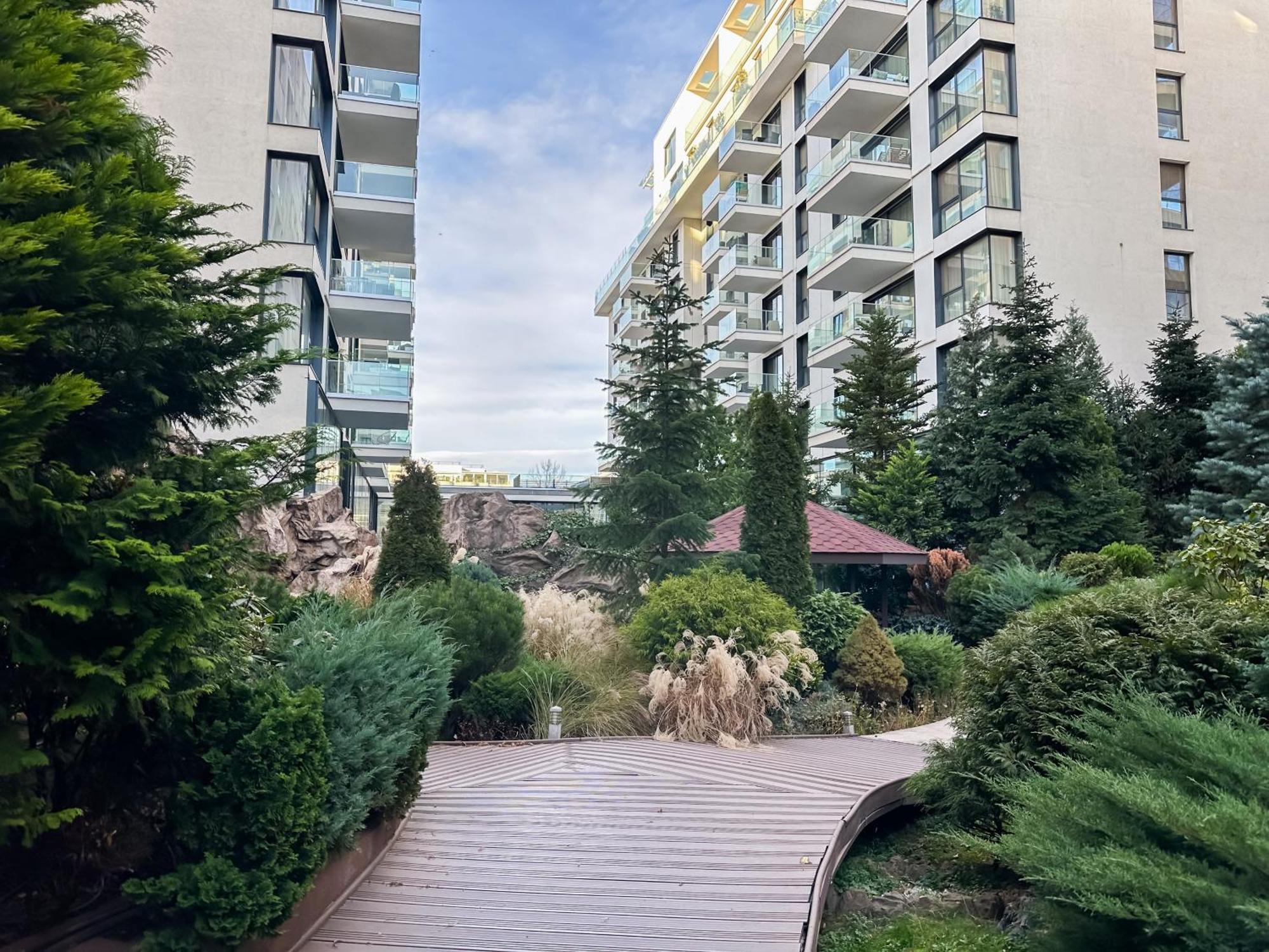 Garden - Herastrau Park 3min Walk Apartment Bucharest