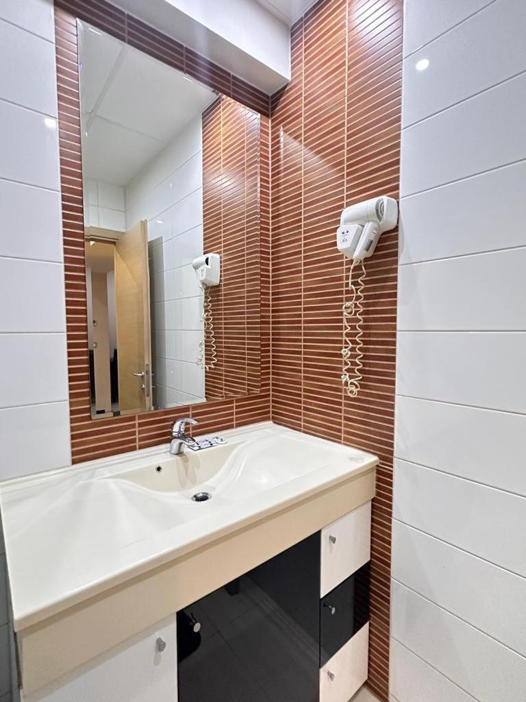 Living City Apartment *