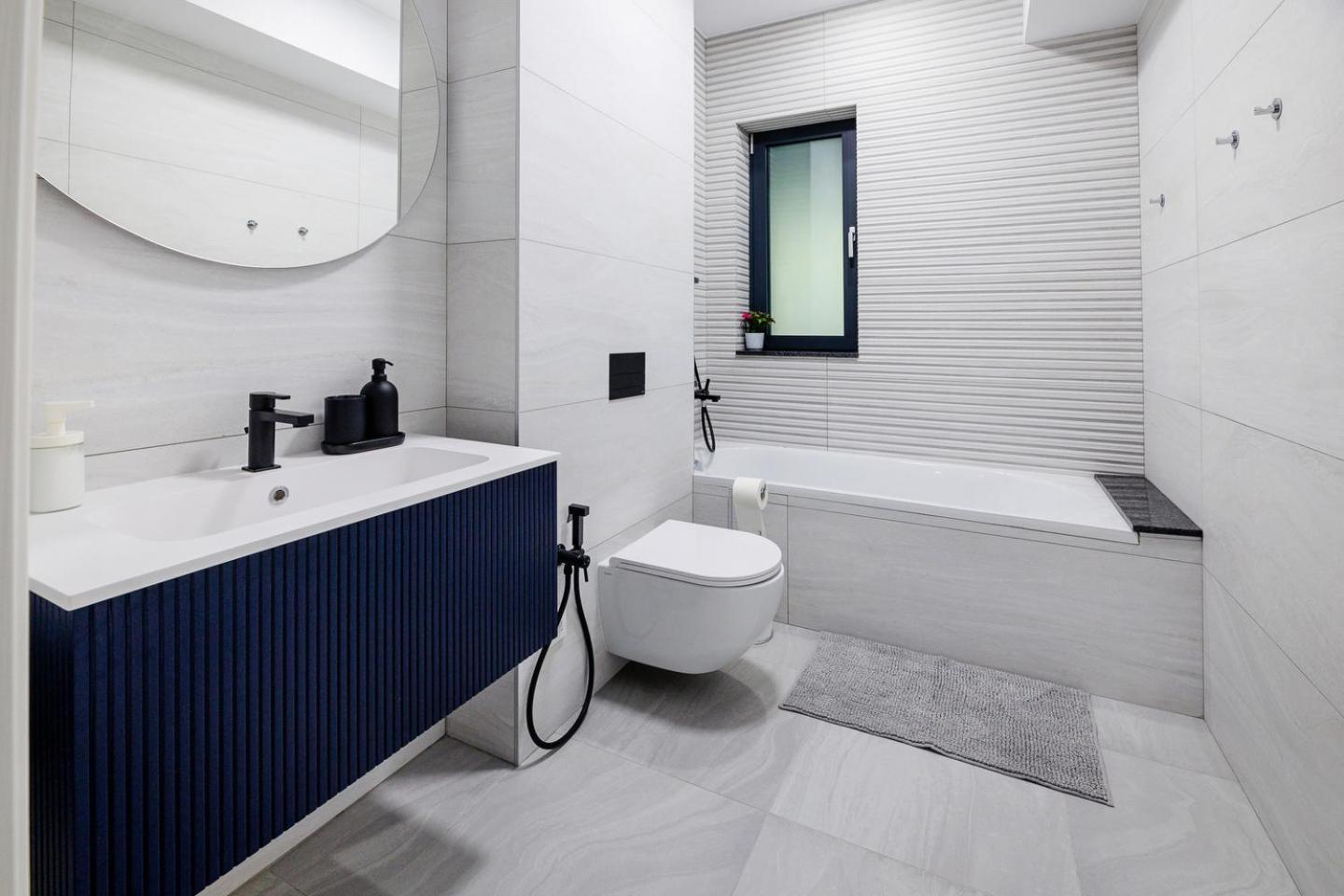 The Corner Luxe *