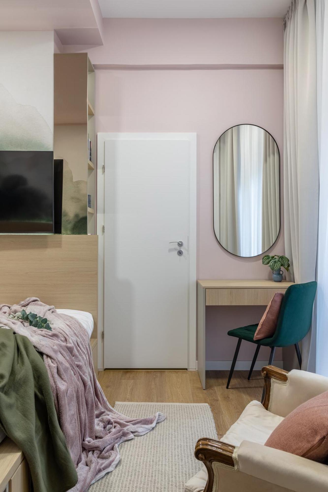 Apartment Holt Luxury Piata Romana 2br Urban Sanctuary