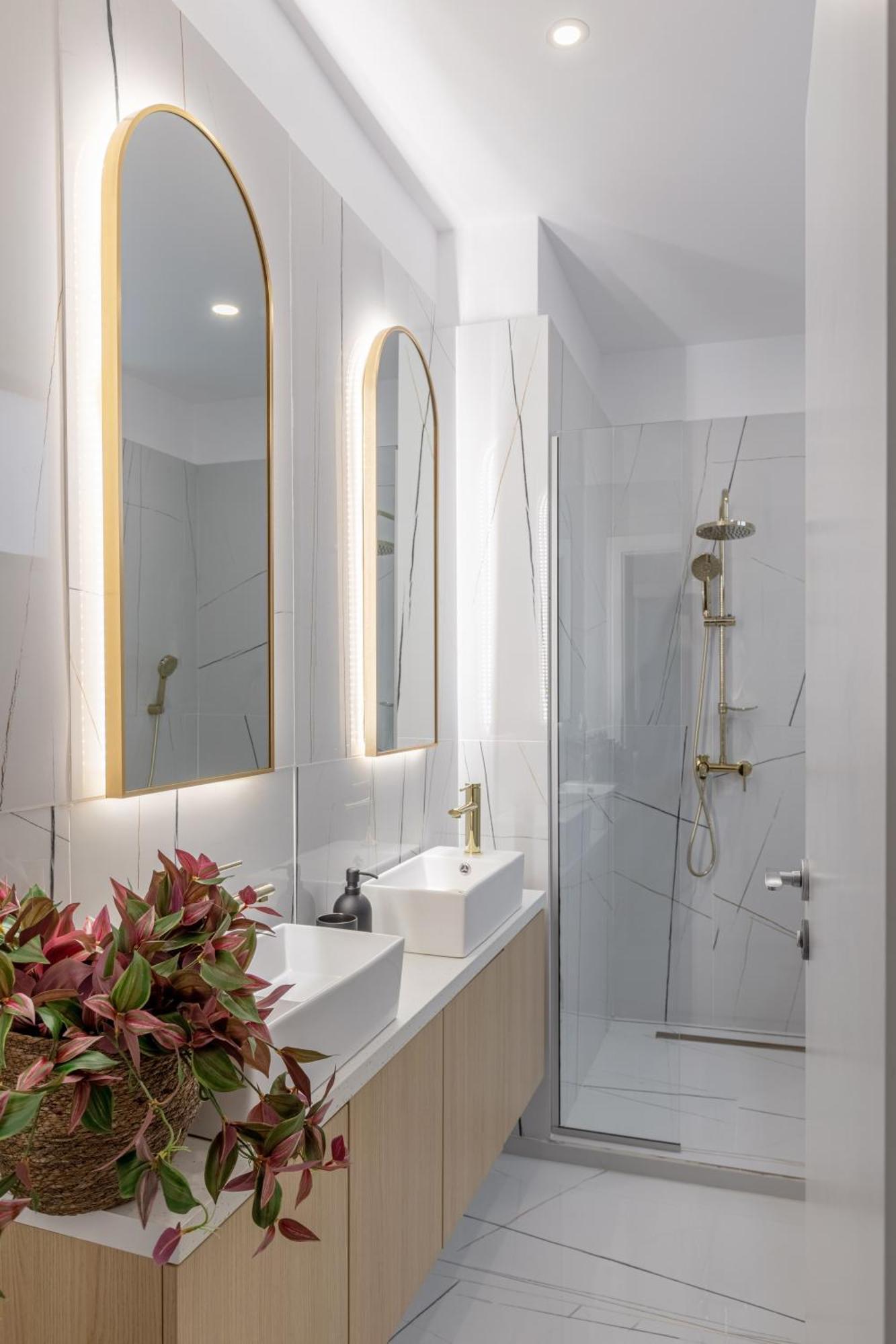 Apartment Holt Luxury Piata Romana 2br Urban Sanctuary Bucharest