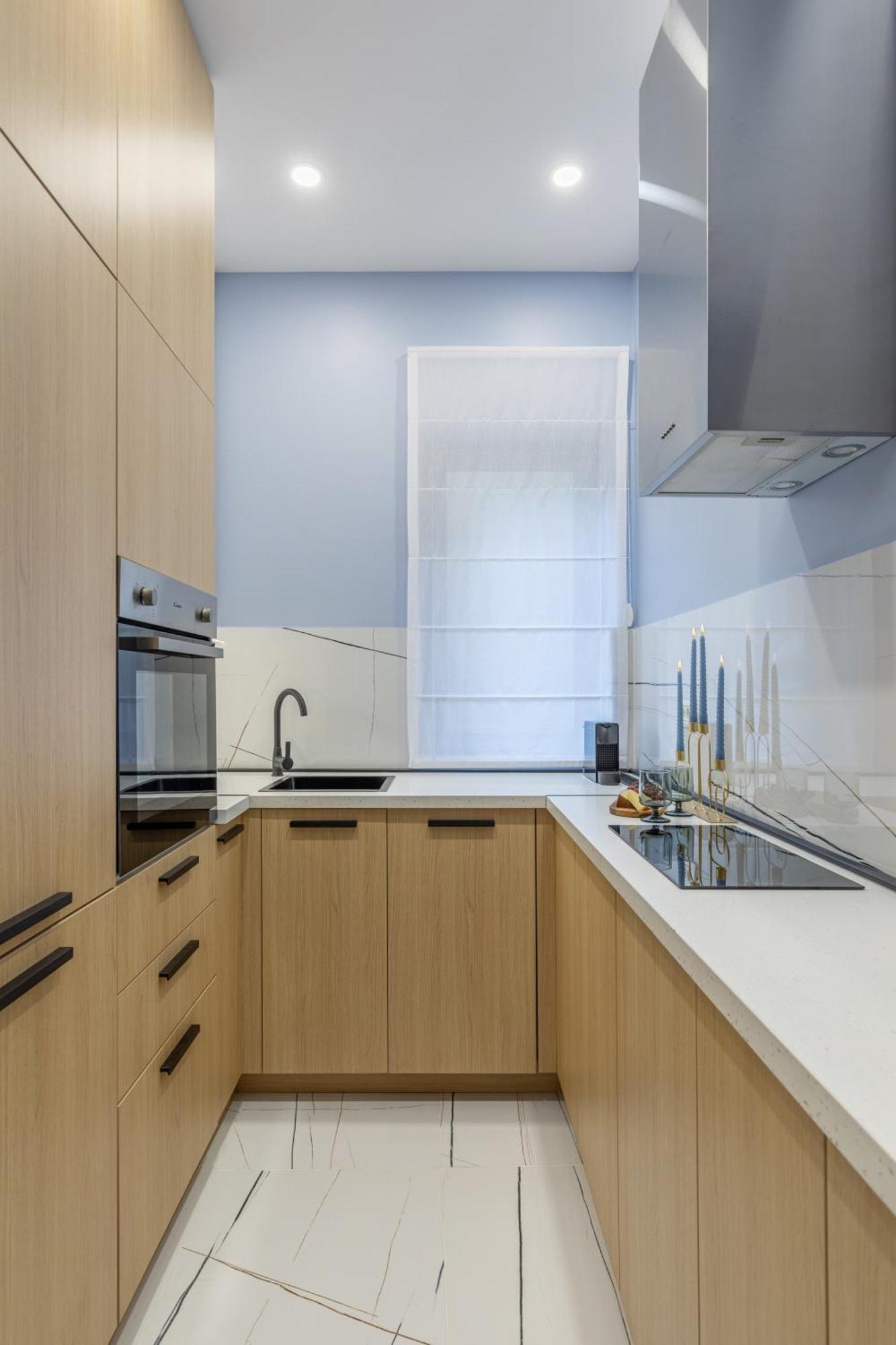 Holt Luxury Piata Romana 2br Urban Sanctuary Apartment