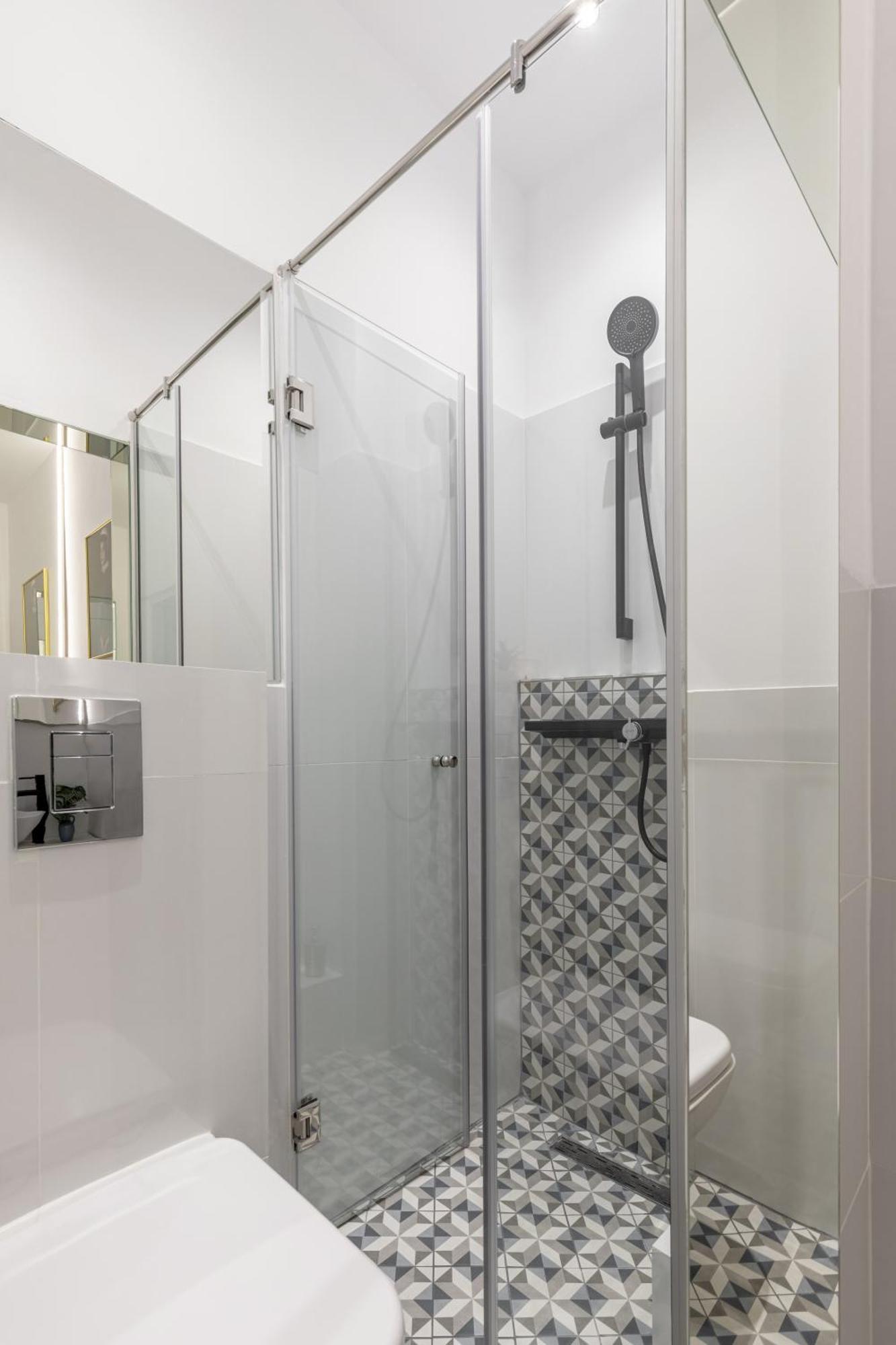 Holt Luxury Piata Romana 2br Urban Sanctuary Bucharest