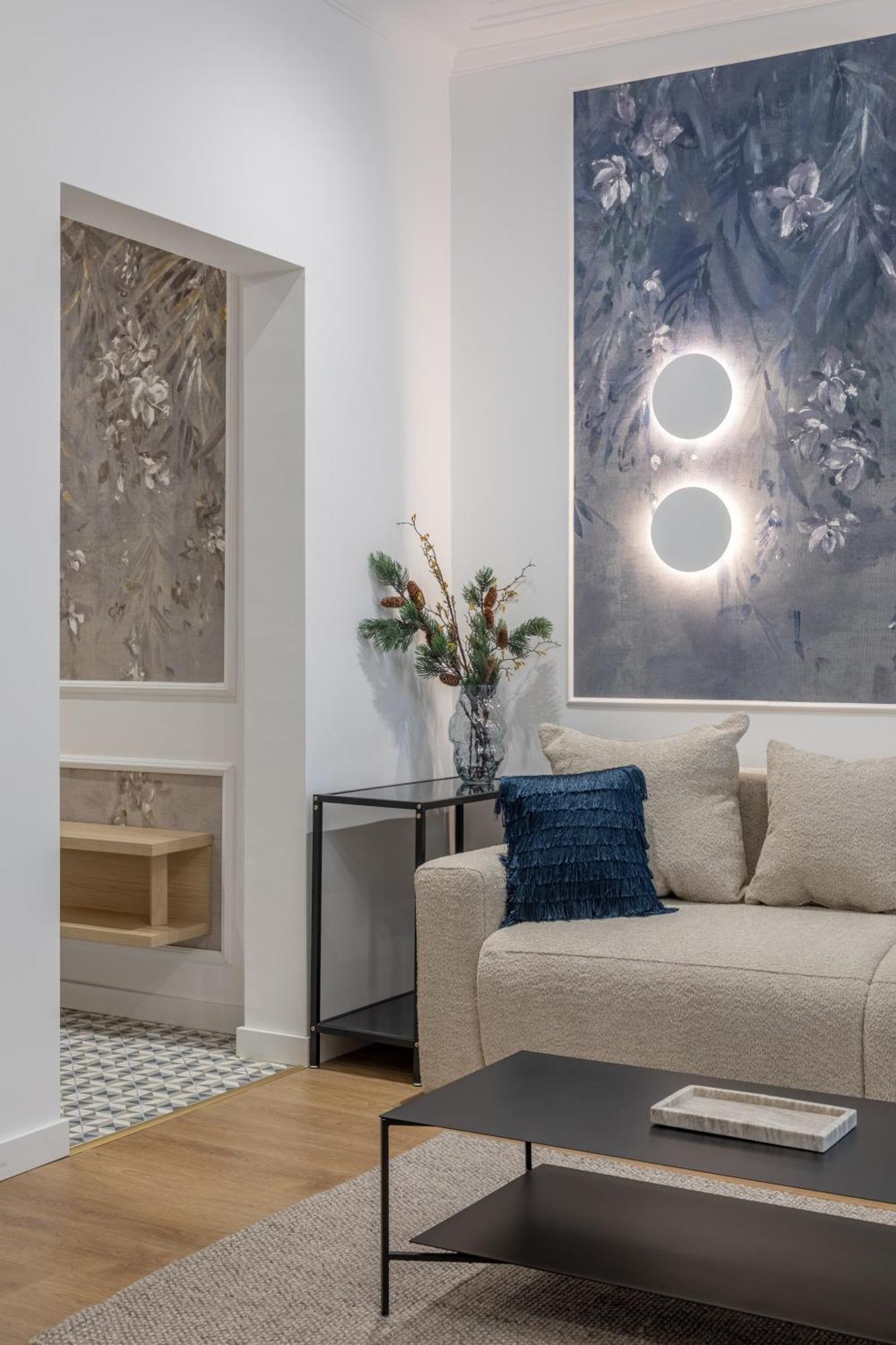 Apartment Holt Luxury Piata Romana 2br Urban Sanctuary *