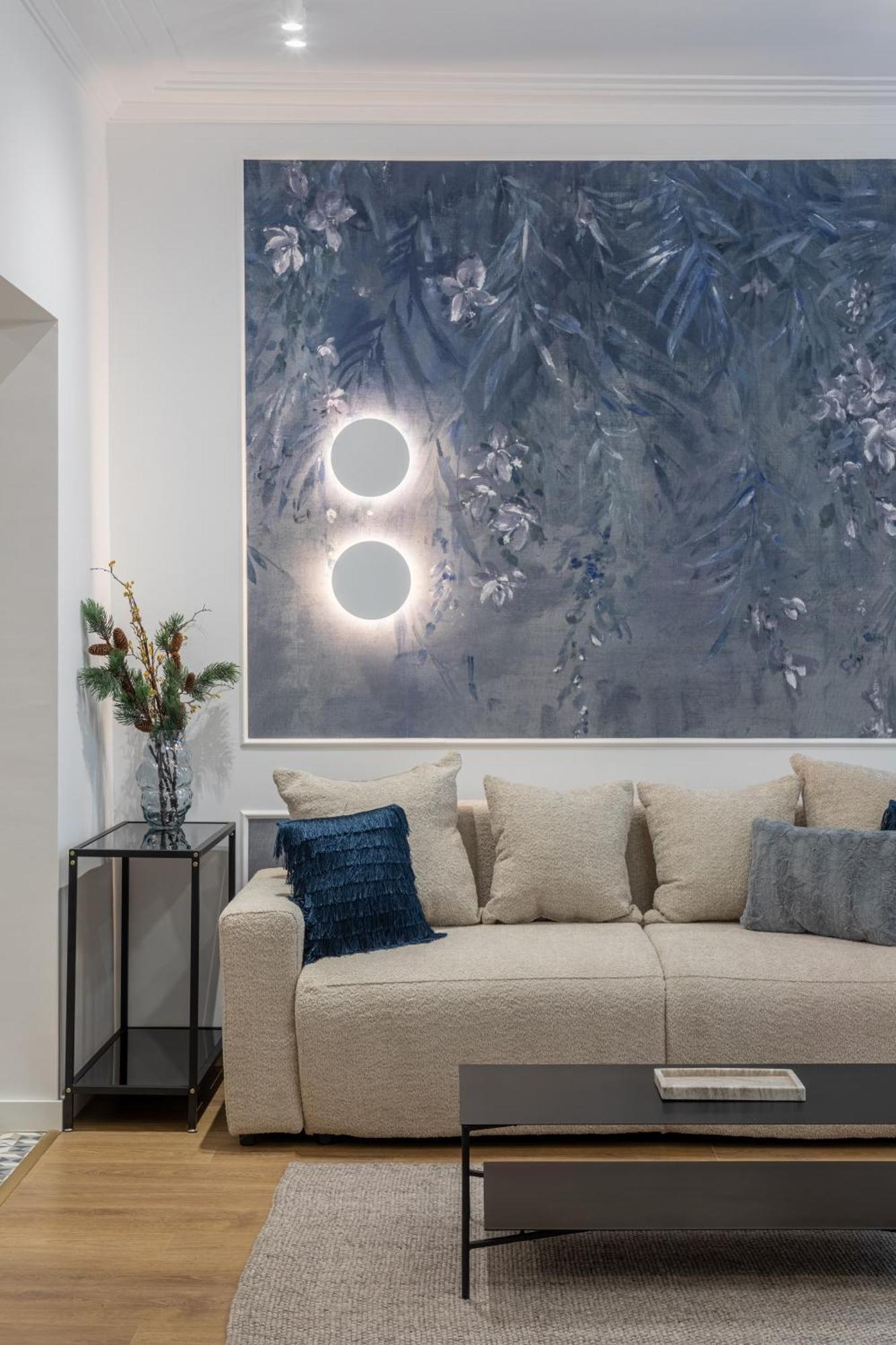 Holt Luxury Piata Romana 2br Urban Sanctuary Apartment Bucharest