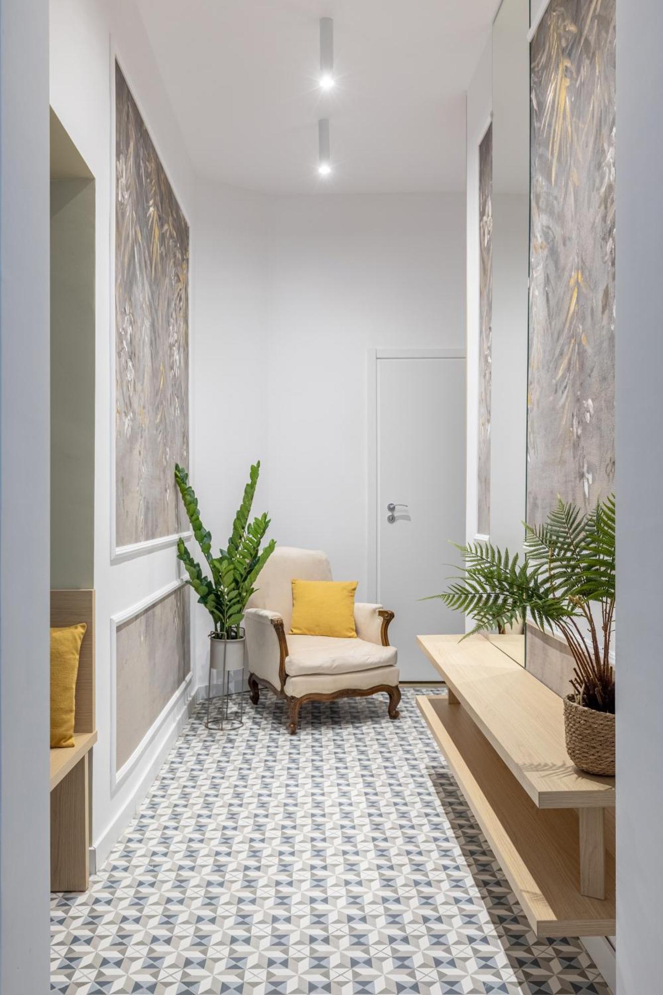 Holt Luxury Piata Romana 2br Urban Sanctuary *
