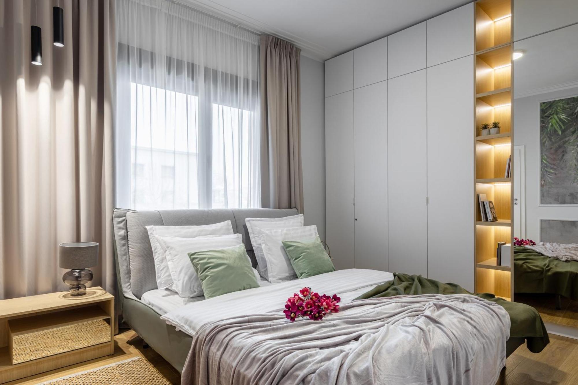 Apartment Holt Luxury Piata Romana 2br Urban Sanctuary Bucharest