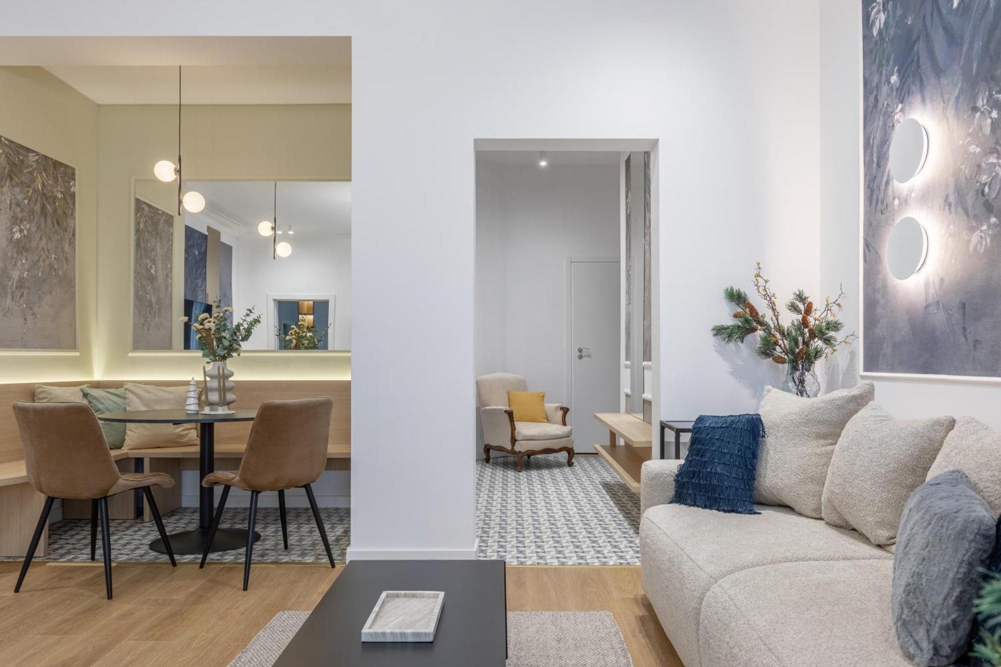 Apartment Holt Luxury Piata Romana 2br Urban Sanctuary *